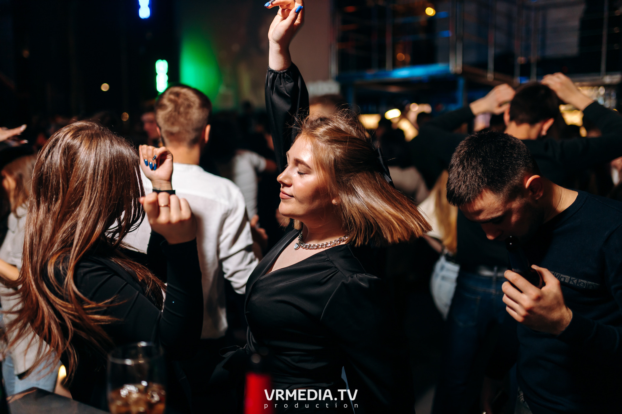 Выходные в баре «DOSKI»