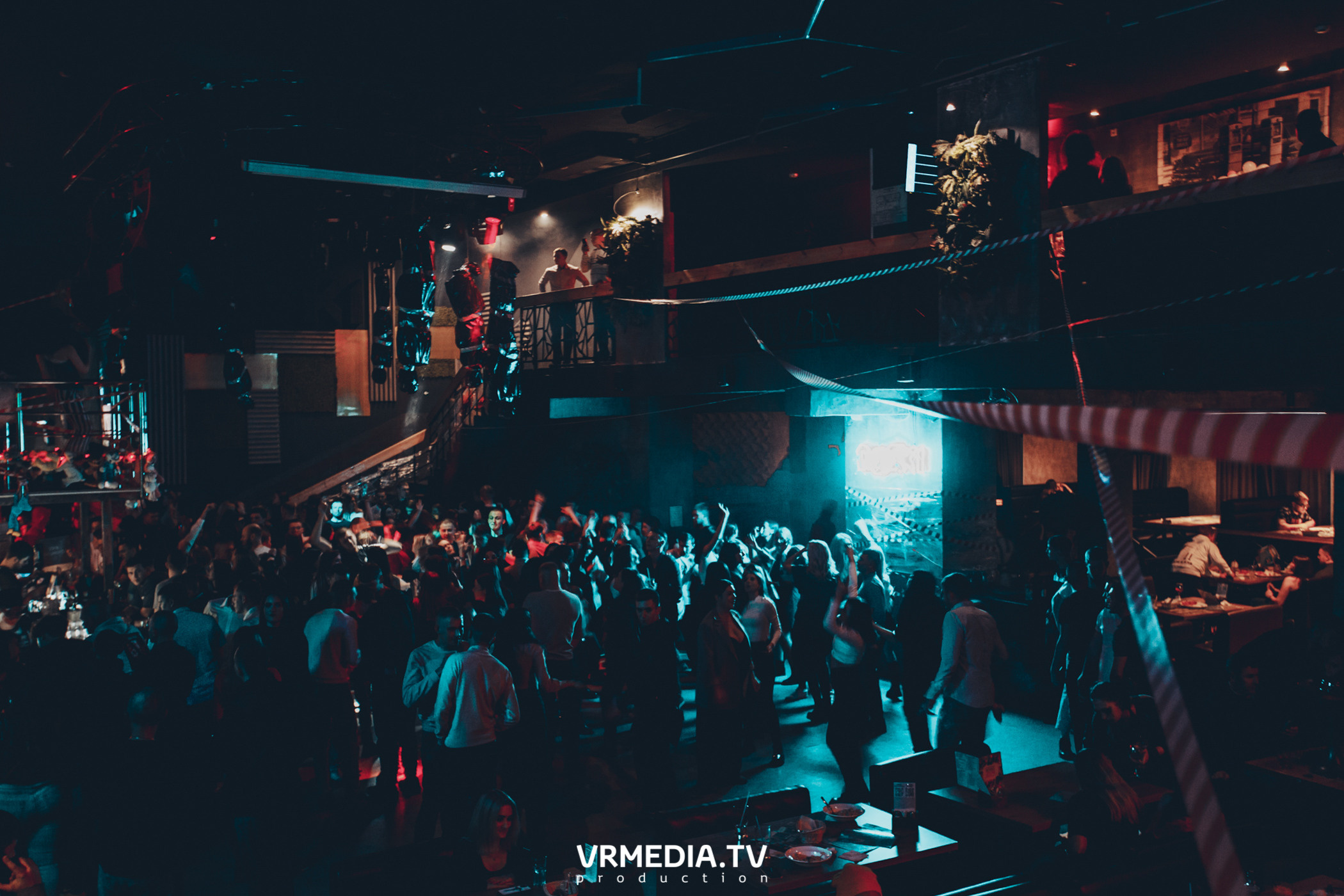 Театр мёртвых кукол в баре «DOSKI»