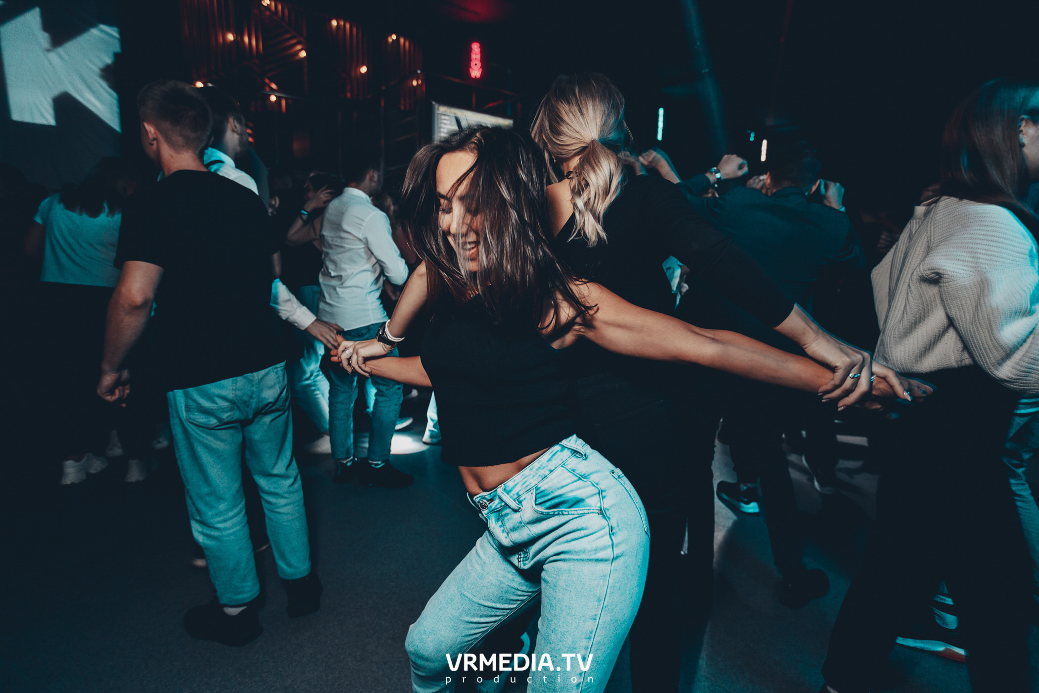 Выходные в баре «DOSKI»