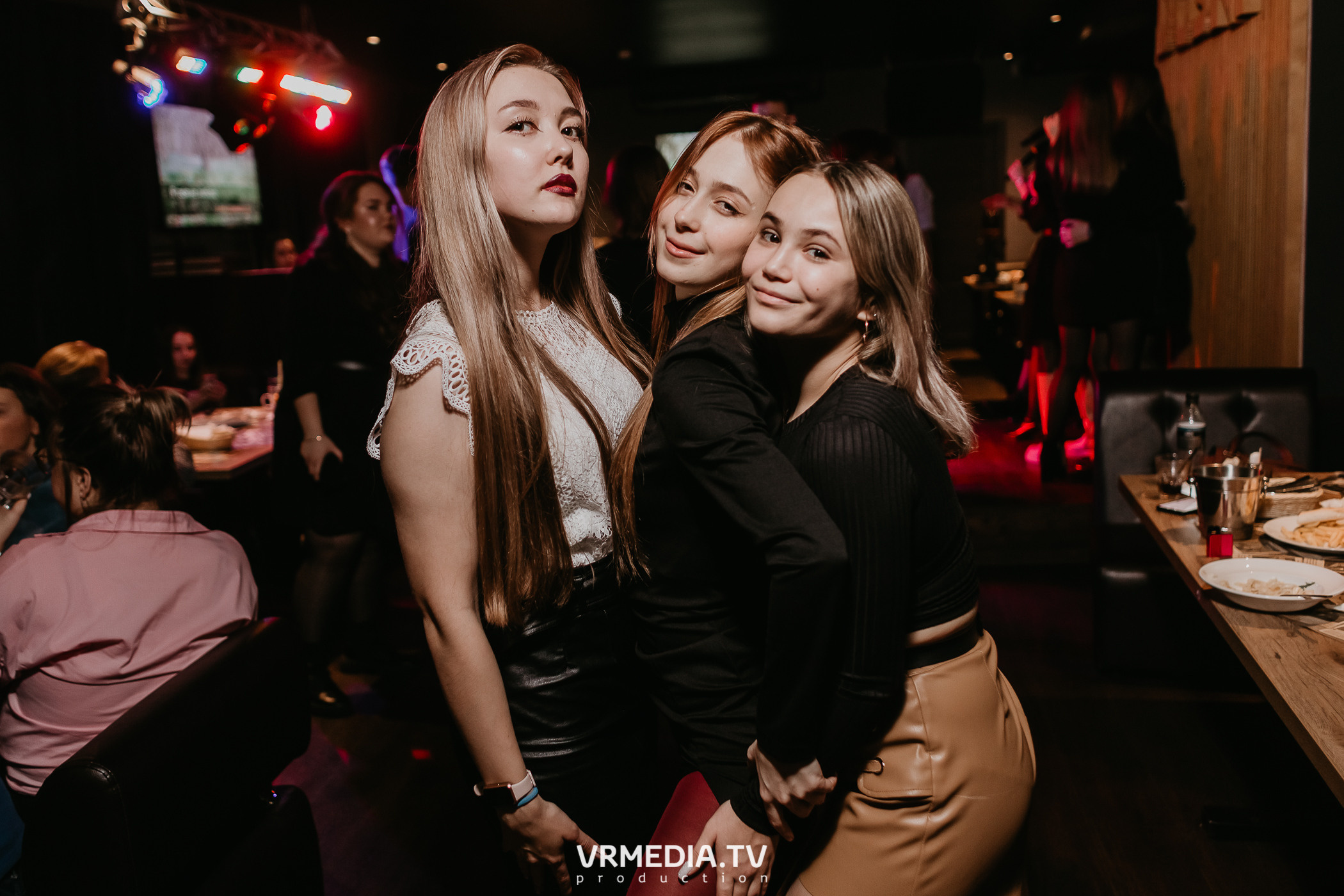 Выходные в баре «DOSKI»