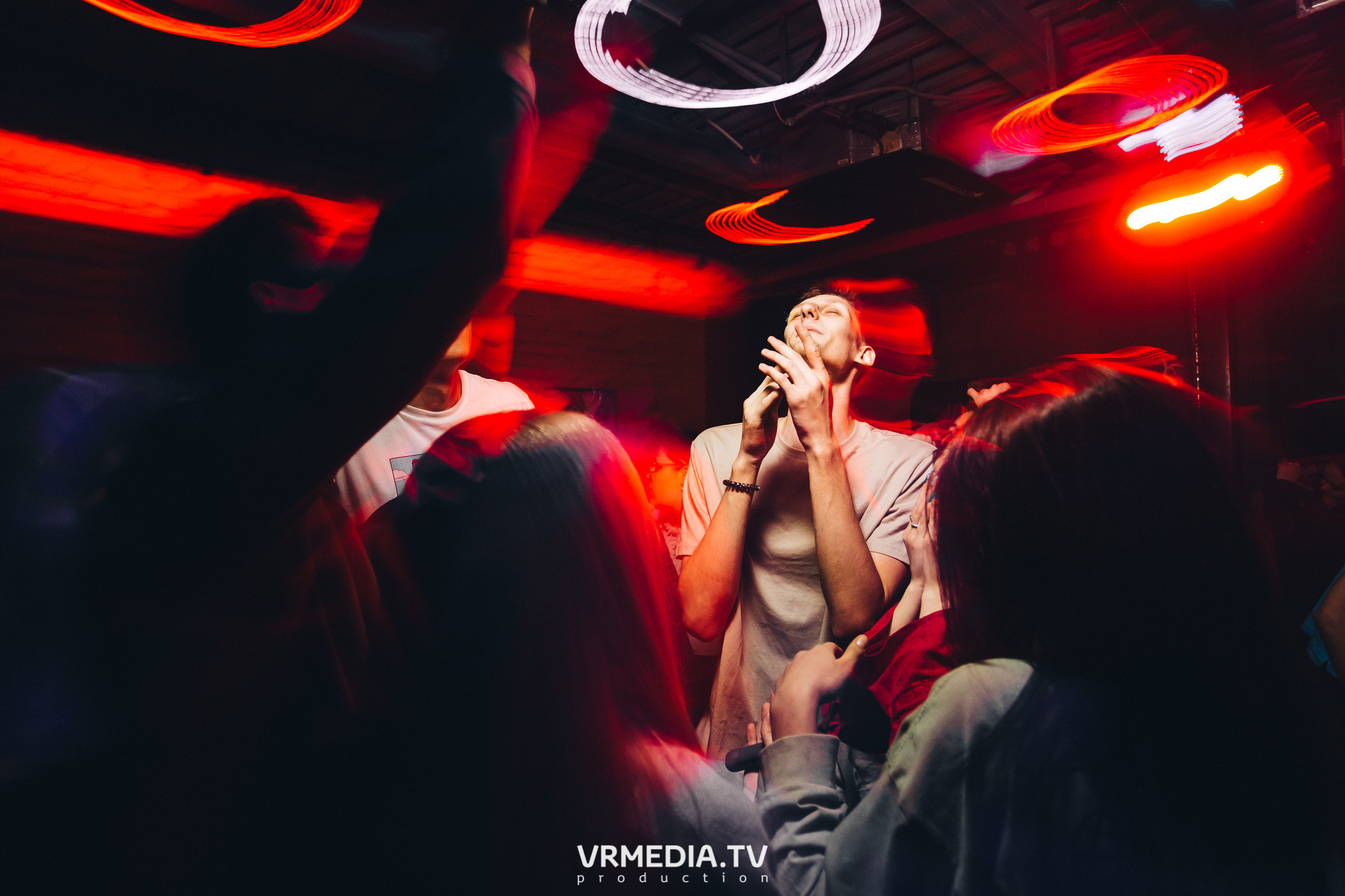 Выходные в баре «Хука Хаус»