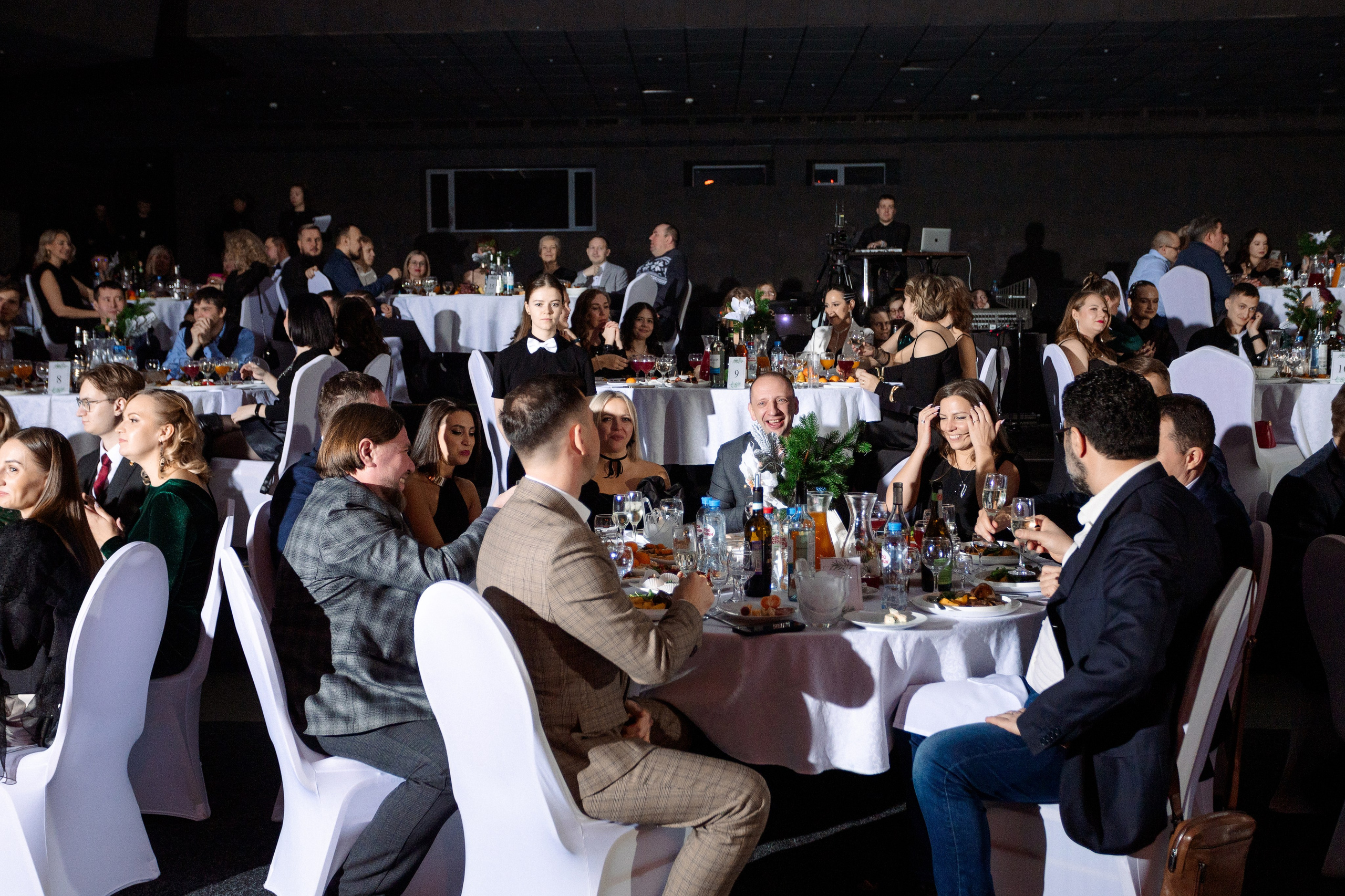 РЕПОРТАЖ: НОВЫЙ ГОД В ДК МЕТАЛЛУРГ. Профессиональный фотограф в Ижевске Леша Петров