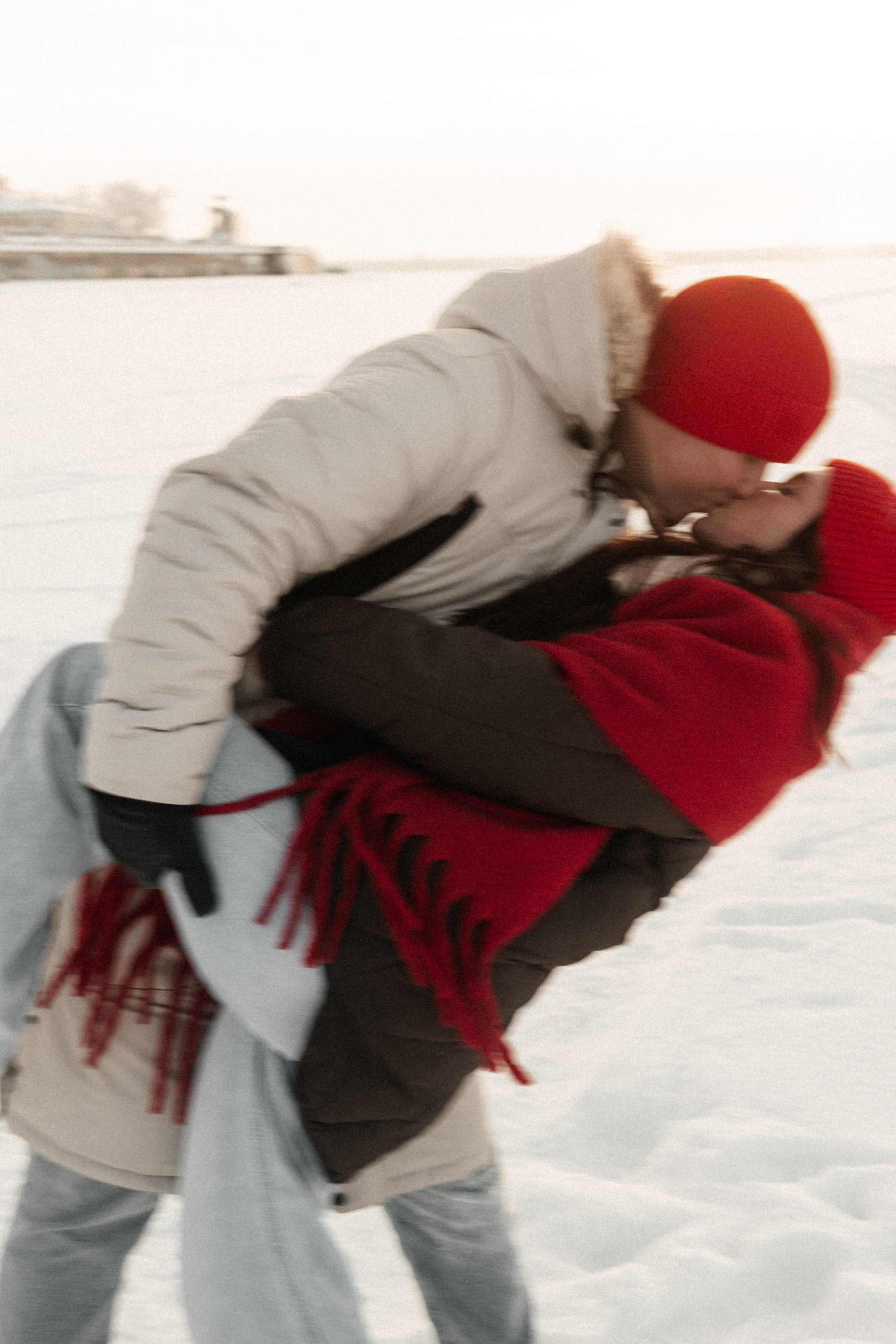 [our pulses aligned…]. Фотограф в Архангельске