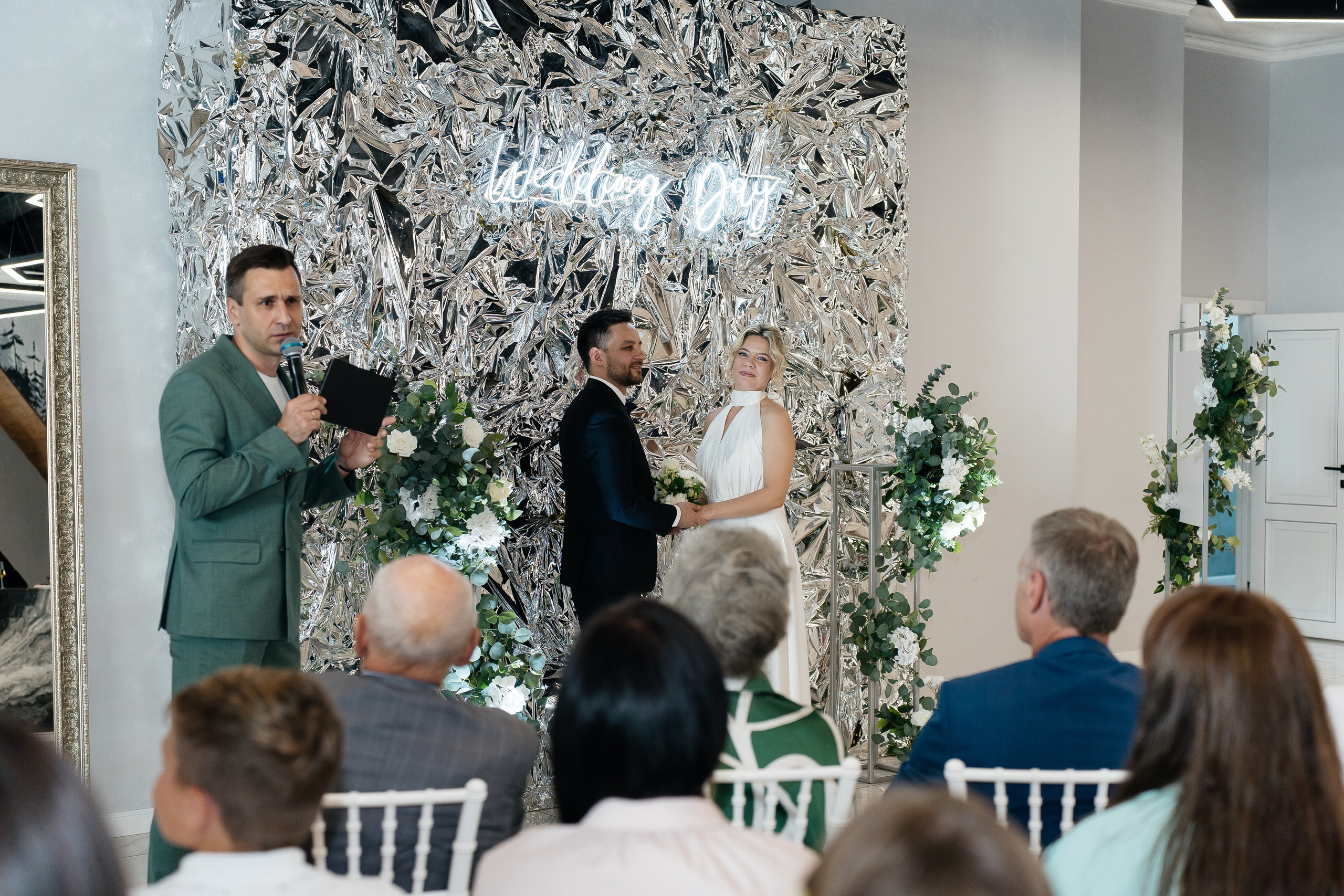 В отели. Для тех, кто не ждёт удачи, а создаёт её. Каждая фотосессия — это твой момент, твой стиль, твой успех. 📸