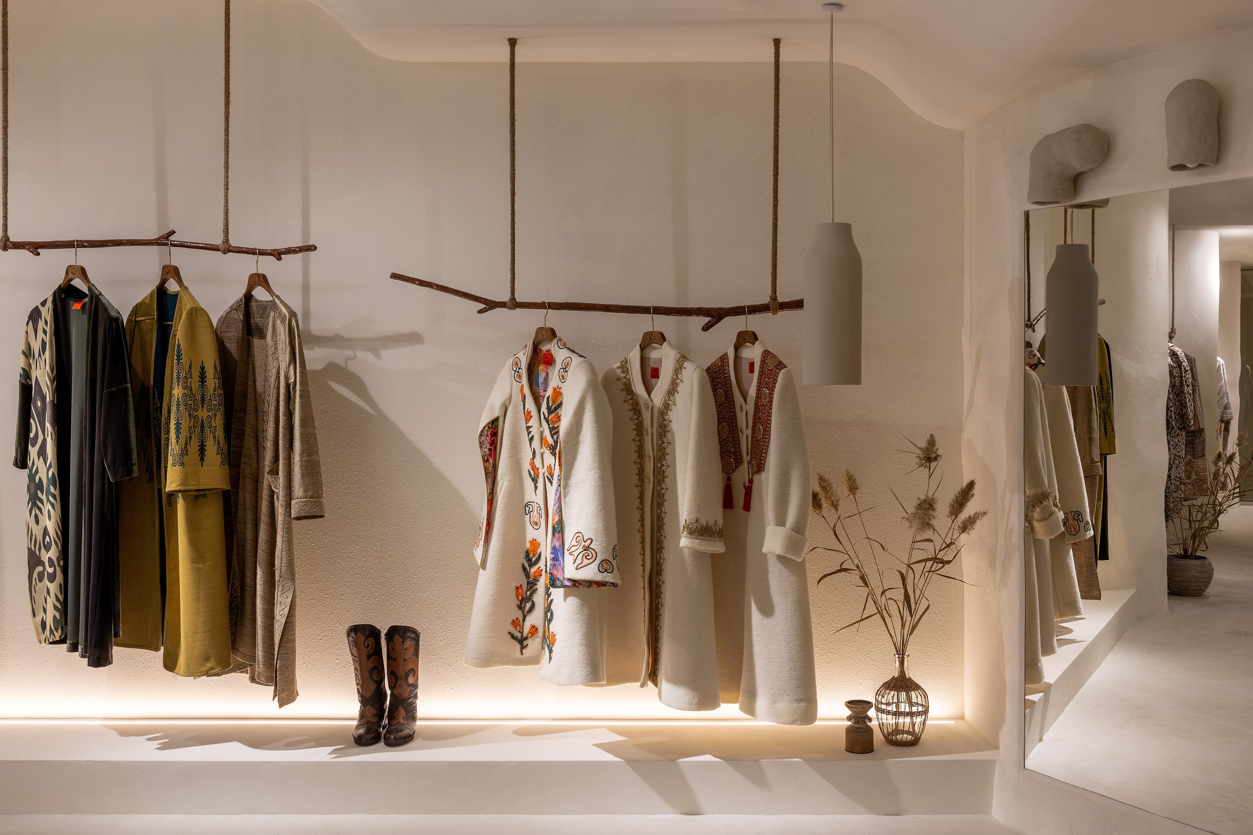 Интерьерная фотосъёмка бутика «Dala» в Астане. Roman Yakunin — interior photographer in Almaty, Kazakhstan