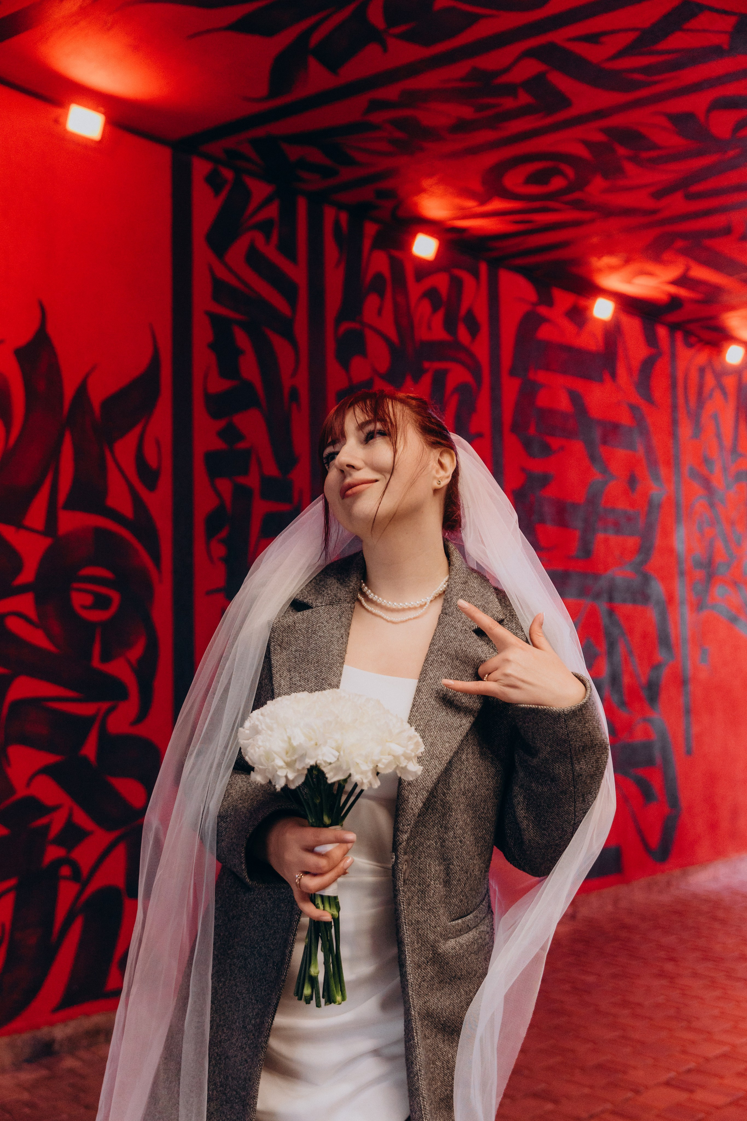 Свадебная фотосессия в пространстве SENO, регистрация в ЗАГСе Адмиралтейского района. Фотограф в Санкт-Петербурге Разиля Идиятуллина