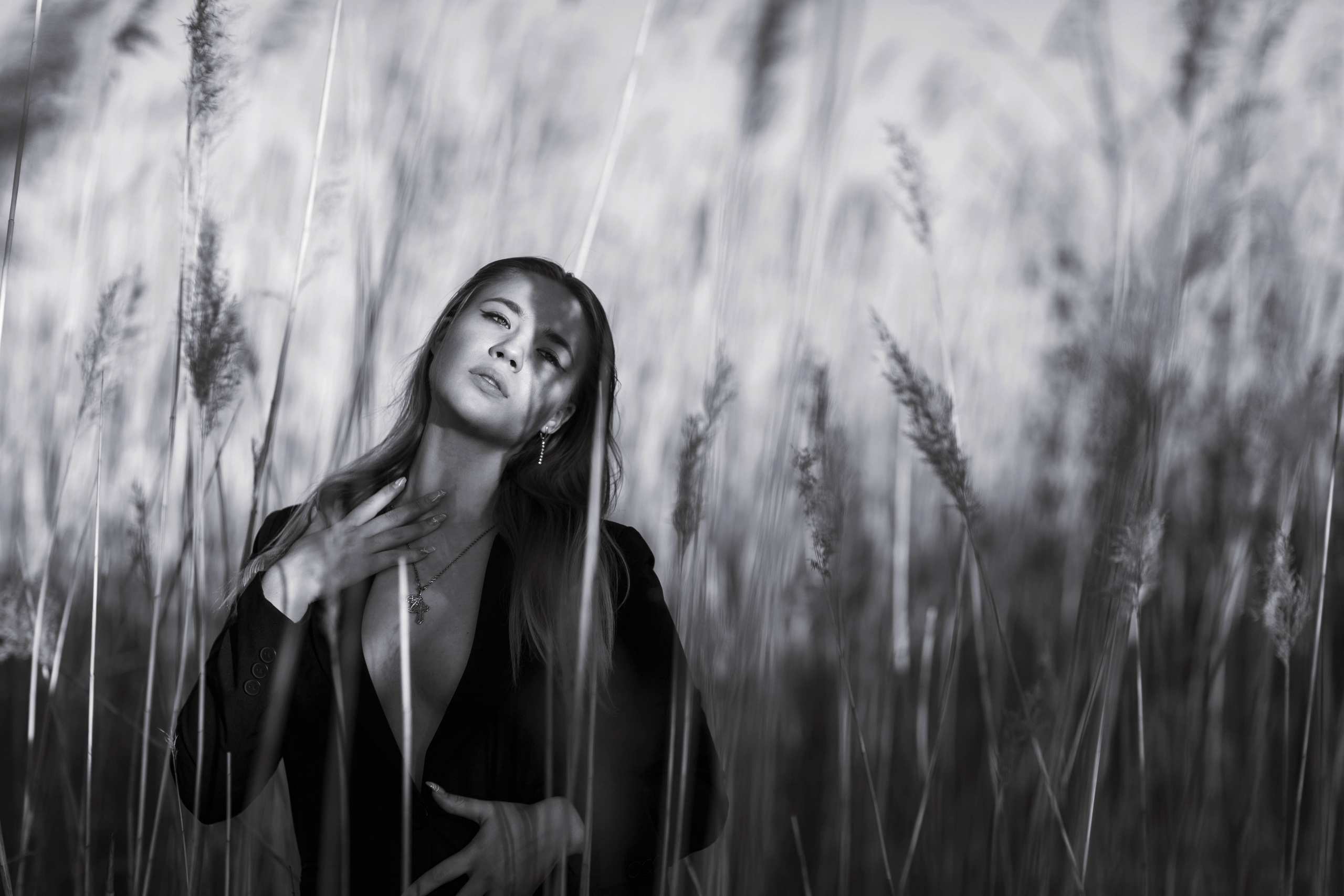 Лиза в поле. Свадебный, предметный и портретный фотограф в Волгограде