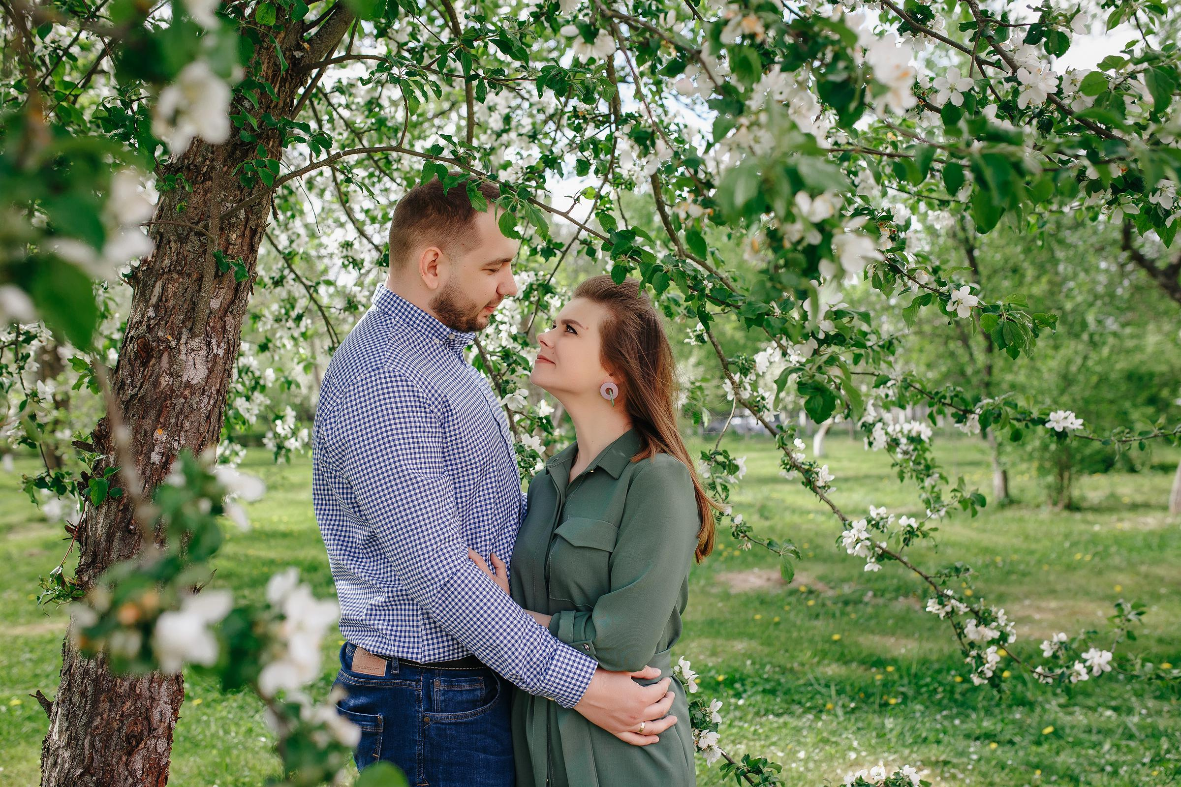 Теплый май. Фотосессия в цветущих садах Витебска. Свадебный и семейный фотограф Витебск, Минск, Андрей Павлов