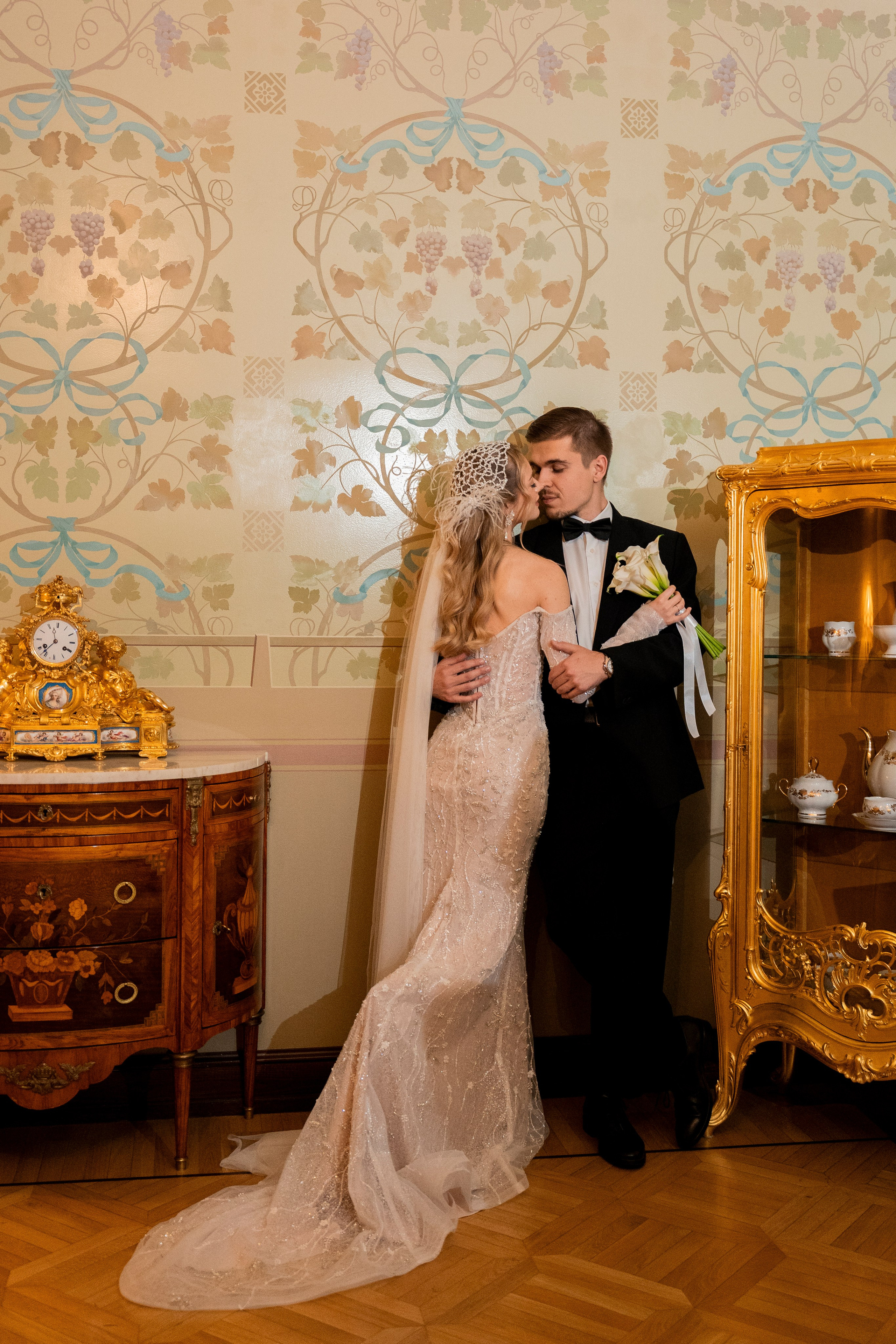 Свадебная фотосессия в отеле Метрополь. Свадебный фотограф в Москве Анна Полушина