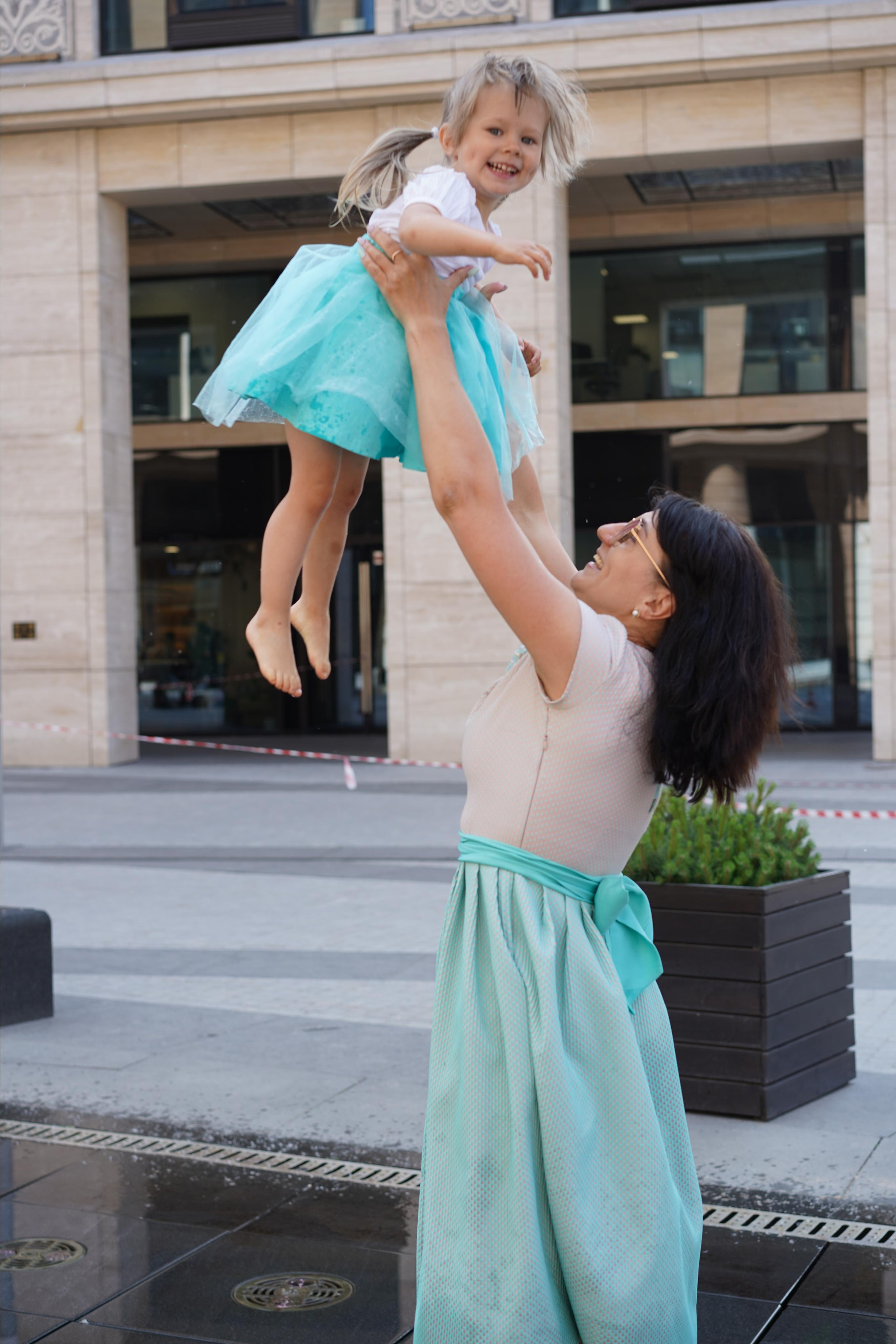 Фотосессия мамочки и лапочки дочки. Студийный и портретный фотограф в САНКТ-ПЕТЕРБУРГЕИрина Махаон