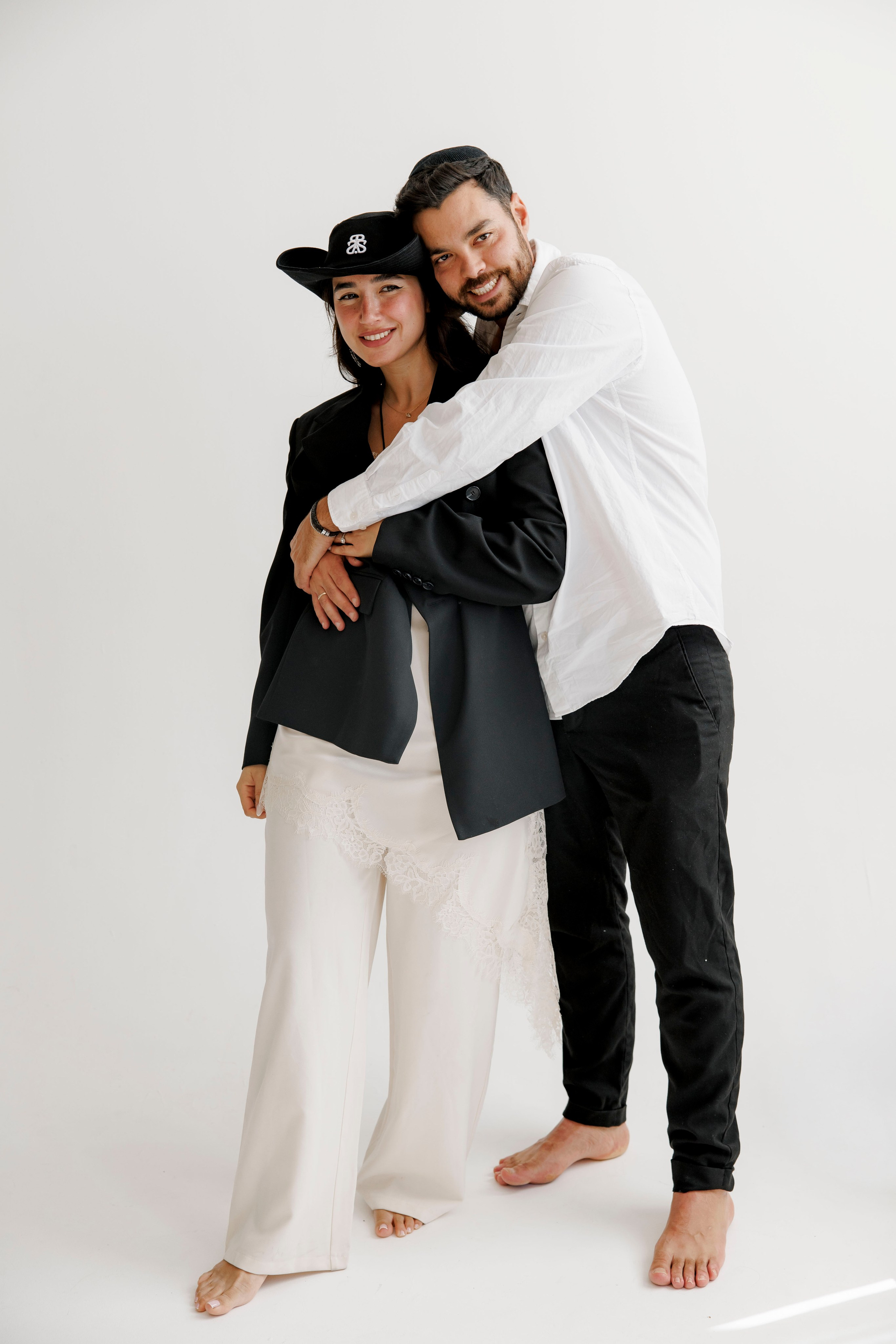 Family photoshoot inside the studio. Wedding and family photographer