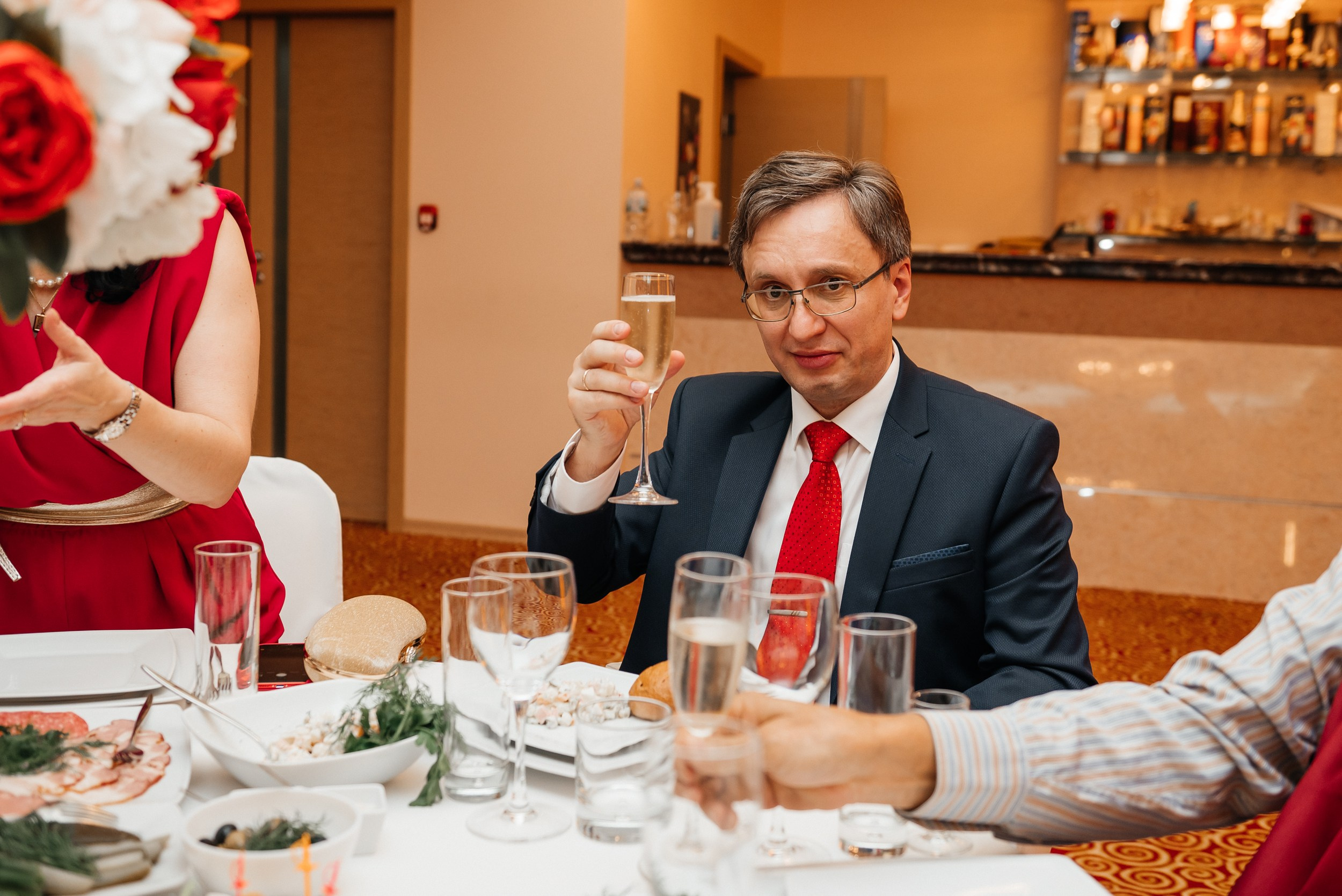 Свадьба в Аптекарском огороде. Фотограф Москва Настя Профотовна. Репортажные, свадебные и контент фотосессии