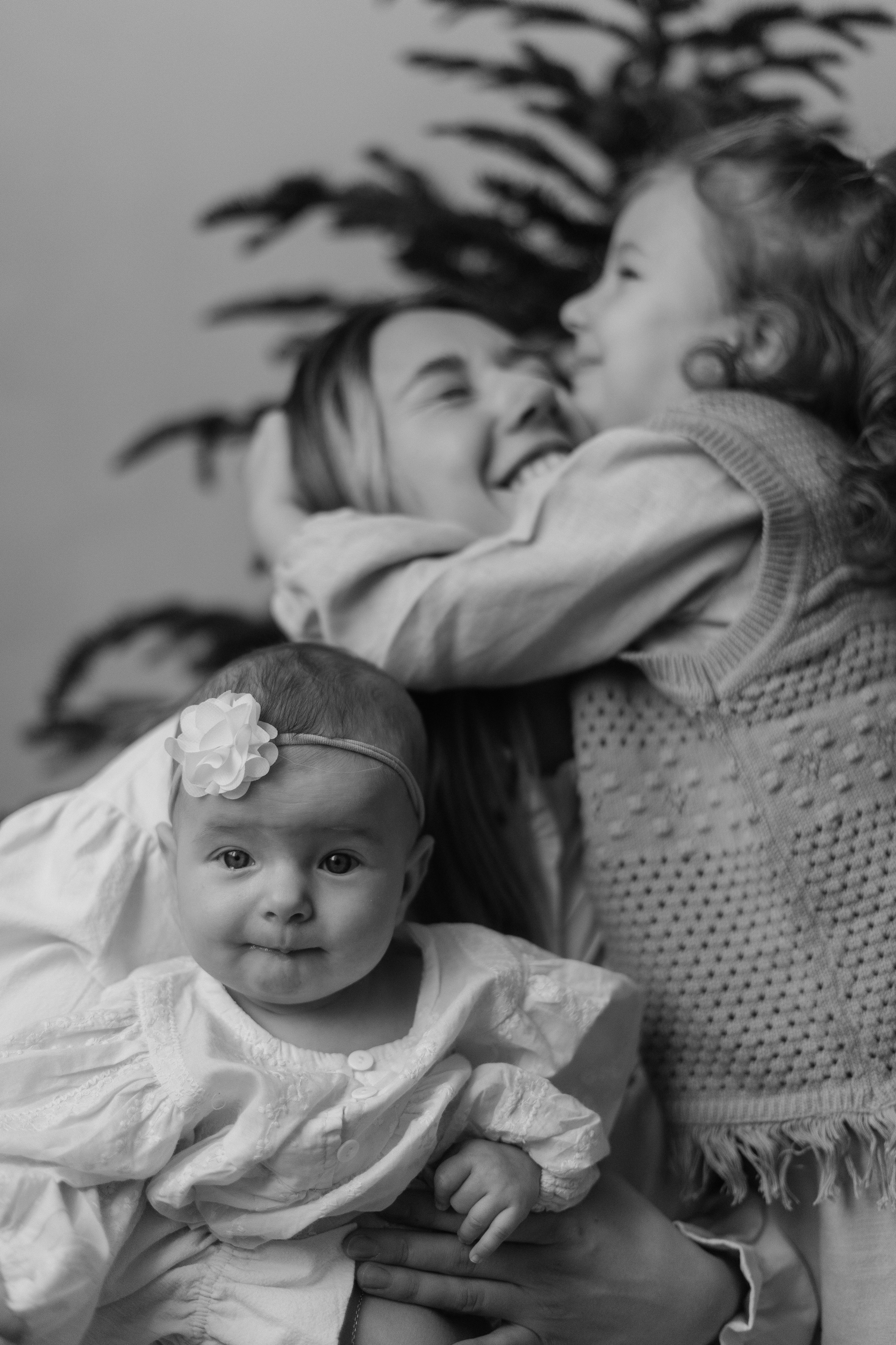 Женя, Ваня, Таисия и Есения. Главная