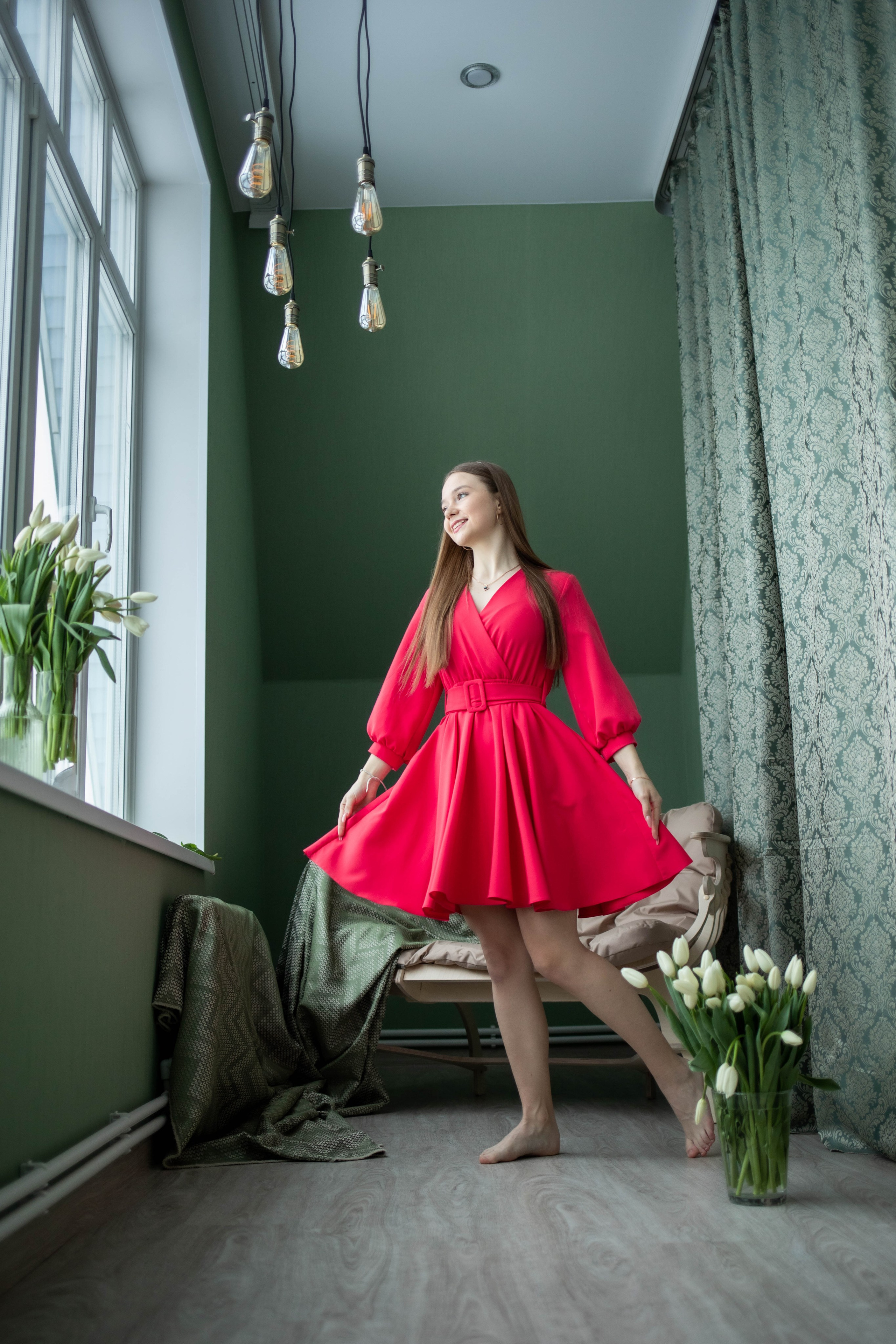 Девушка и цветы