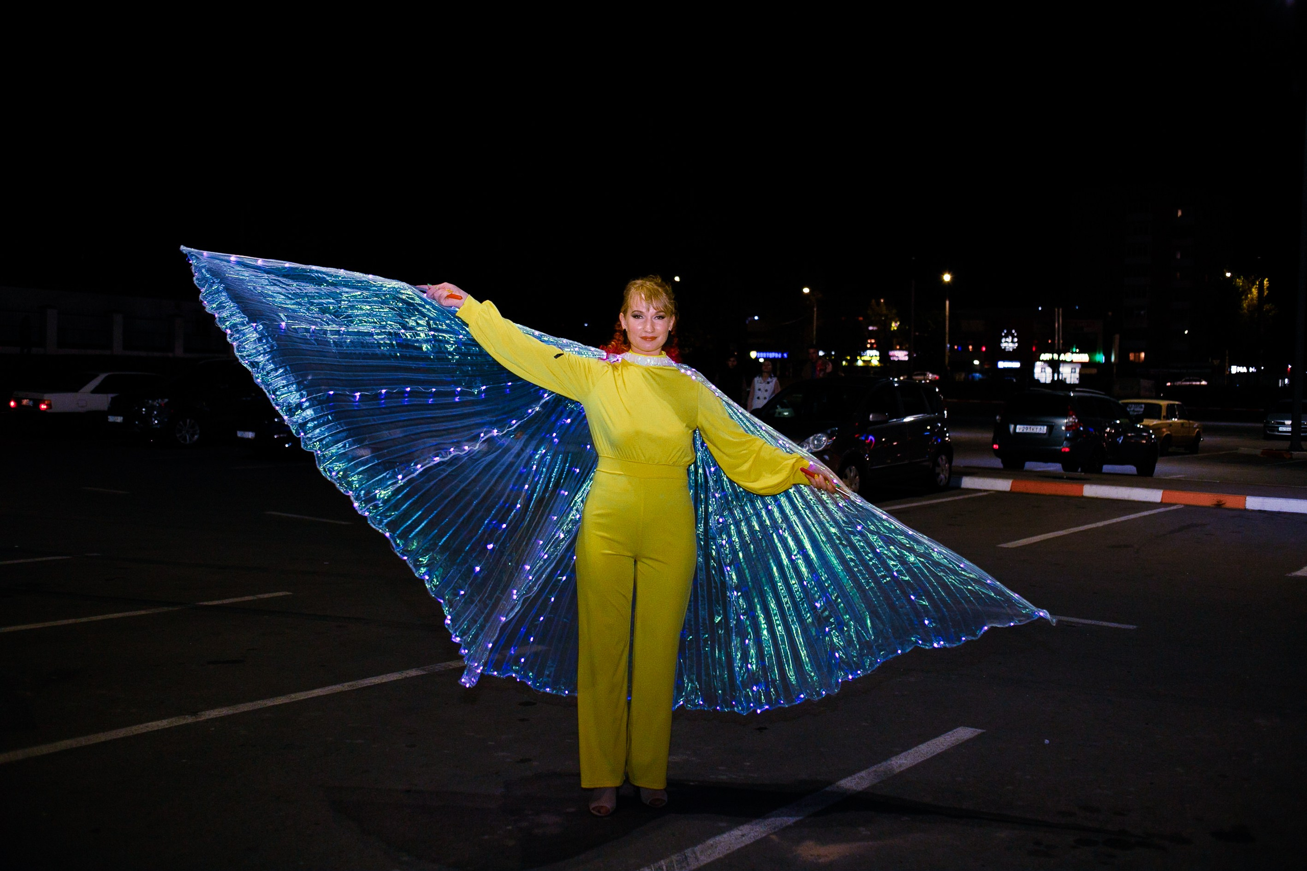 Женская фотосессия автоледи с автомобилем