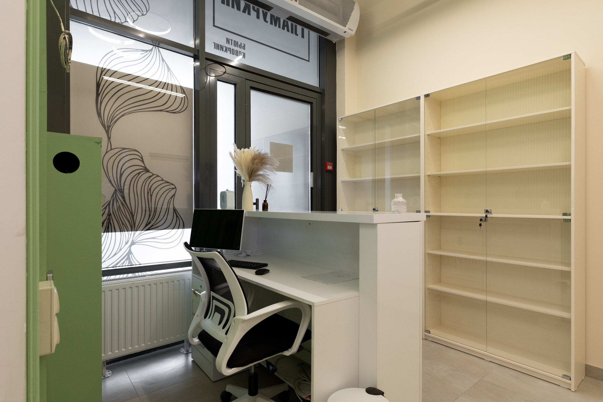 Бьюти-коворкинг на Парнасе. Интерьерный фотограф в Санкт-Петербурге Ксения Сорокина