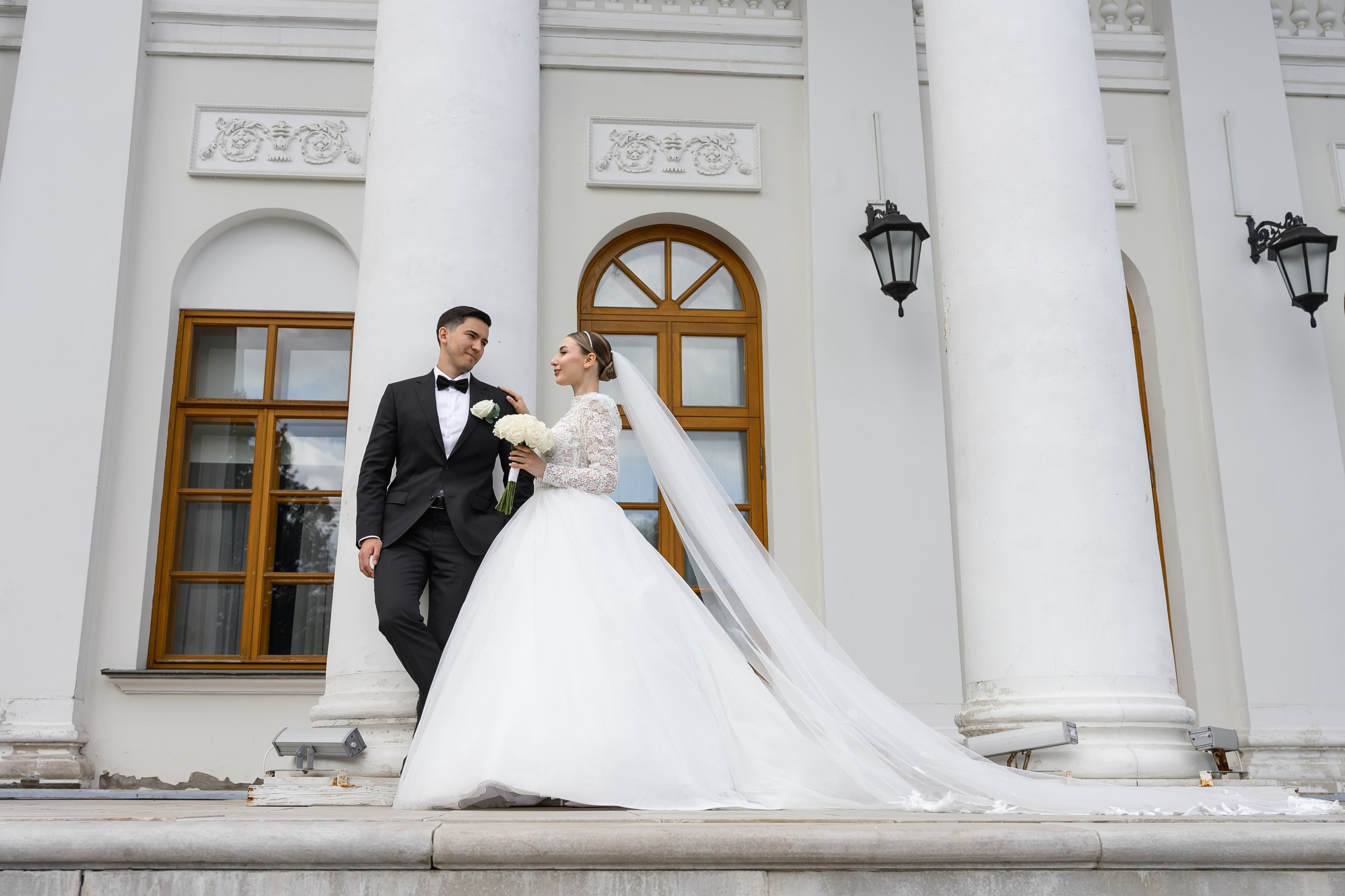 Свадебная фотосессия в усадьбе Остафьево. Свадебный фотограф Москва Юрий Кульман