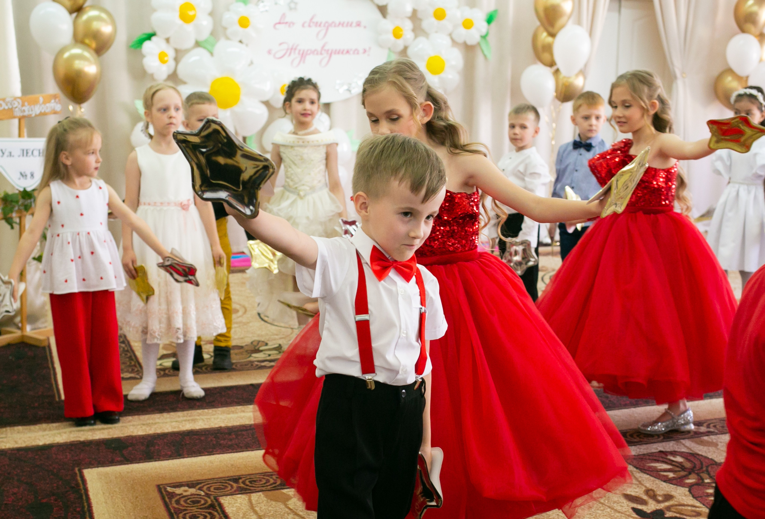 Выпускные и Утренники. Фотограф новорожденных и семейный фотограф НСО г. Бердск Марина Львова