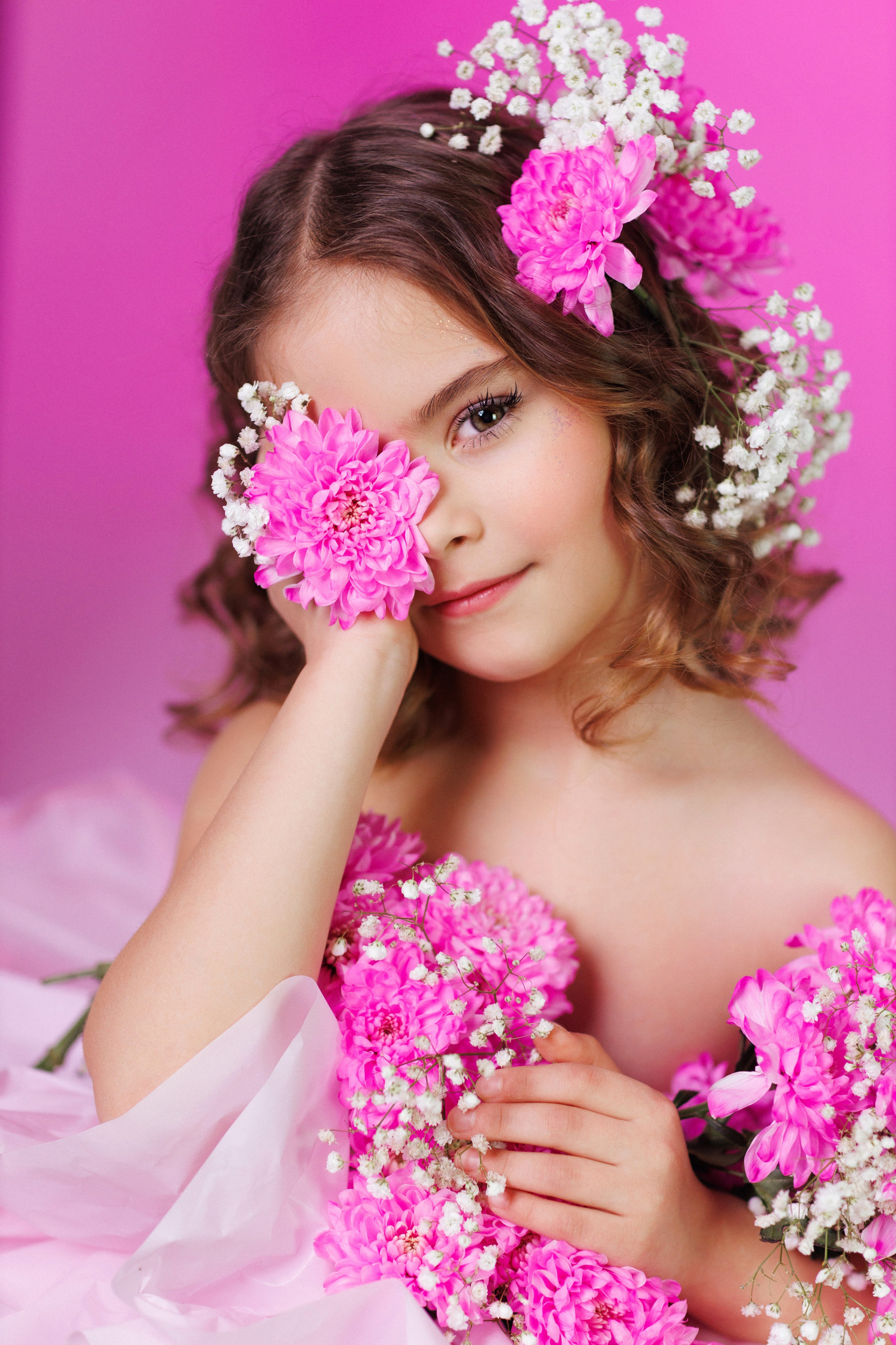 Фотосессия для девочек в форме букета с живыми цветами. Семейный и детский фотограф в Краснодаре Анна Трашкова