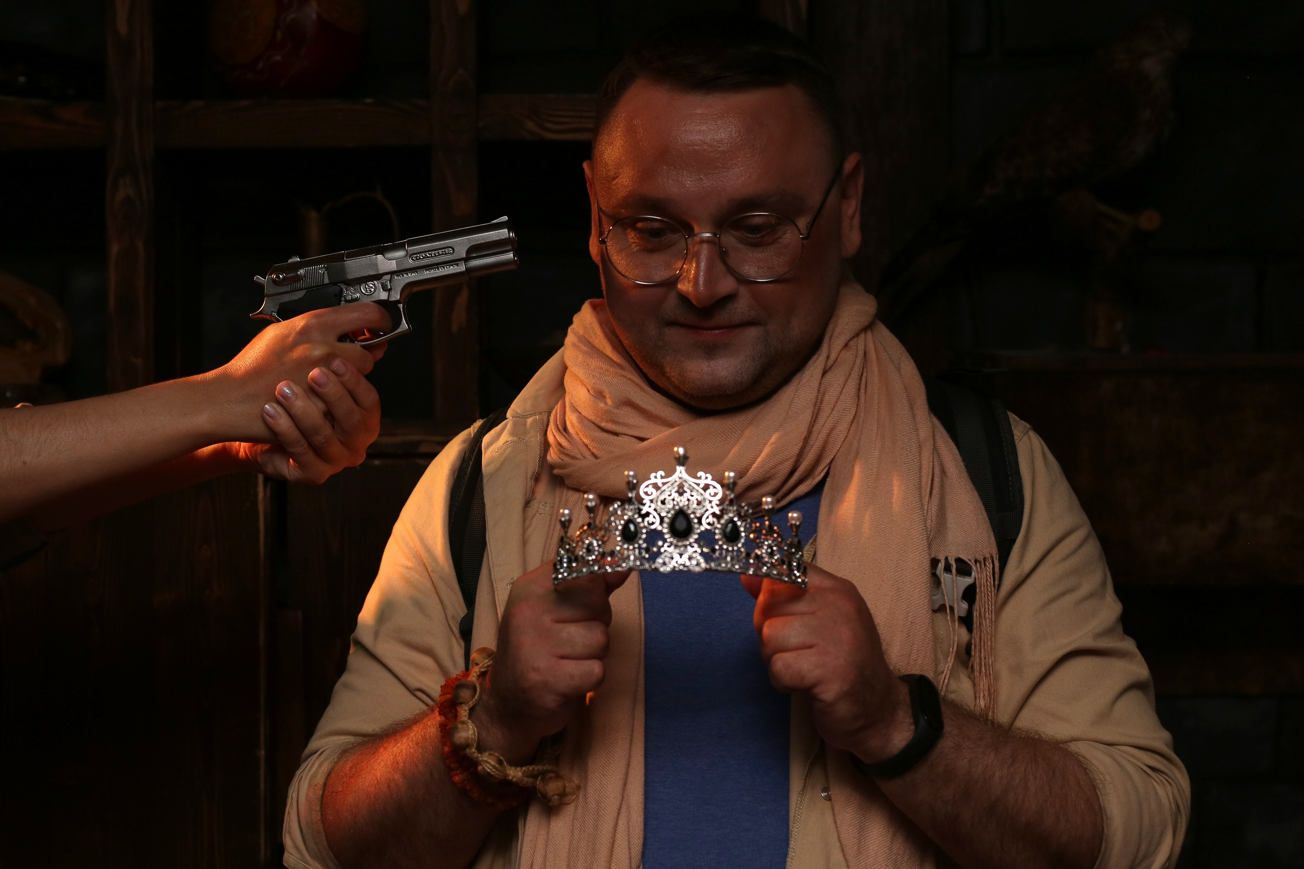 Фотосессия «Как в кино: В поисках утраченной диадемы» от MarCh Photography | Пермь. Погрузитесь в приключение, где вы — главный герой. MarCh Photography — Фотограф в Перми