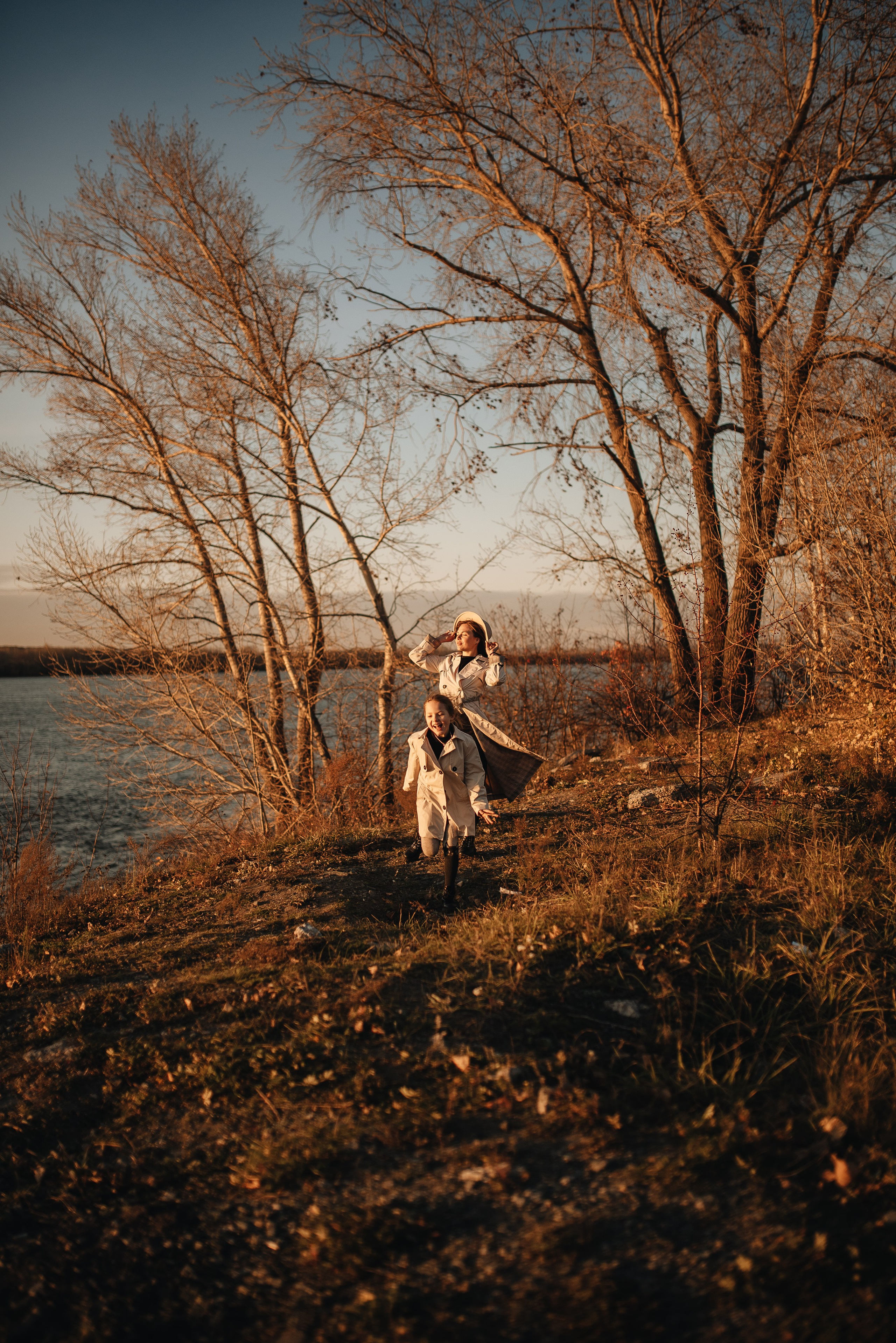 Катя и Варя (маяк). Семейная фотосессия в Новосибирске от фотографа Ольги Коваль