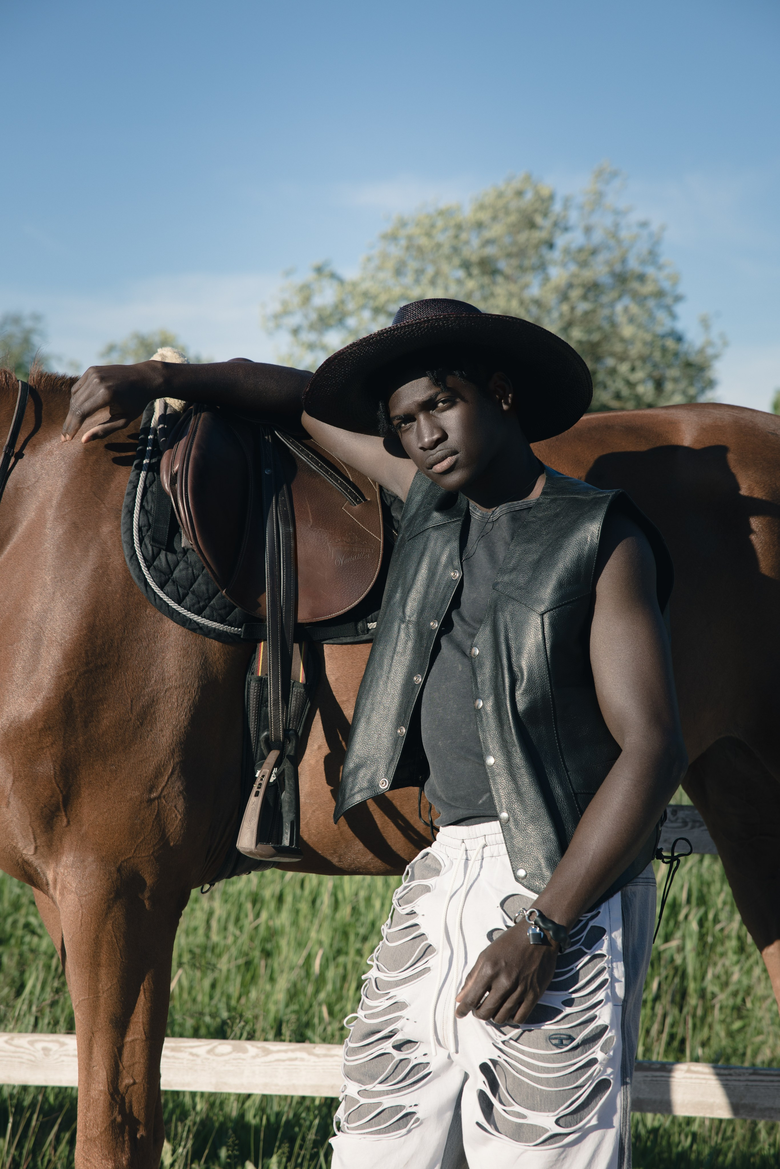 Western. Photographer. Producer. Retoucher