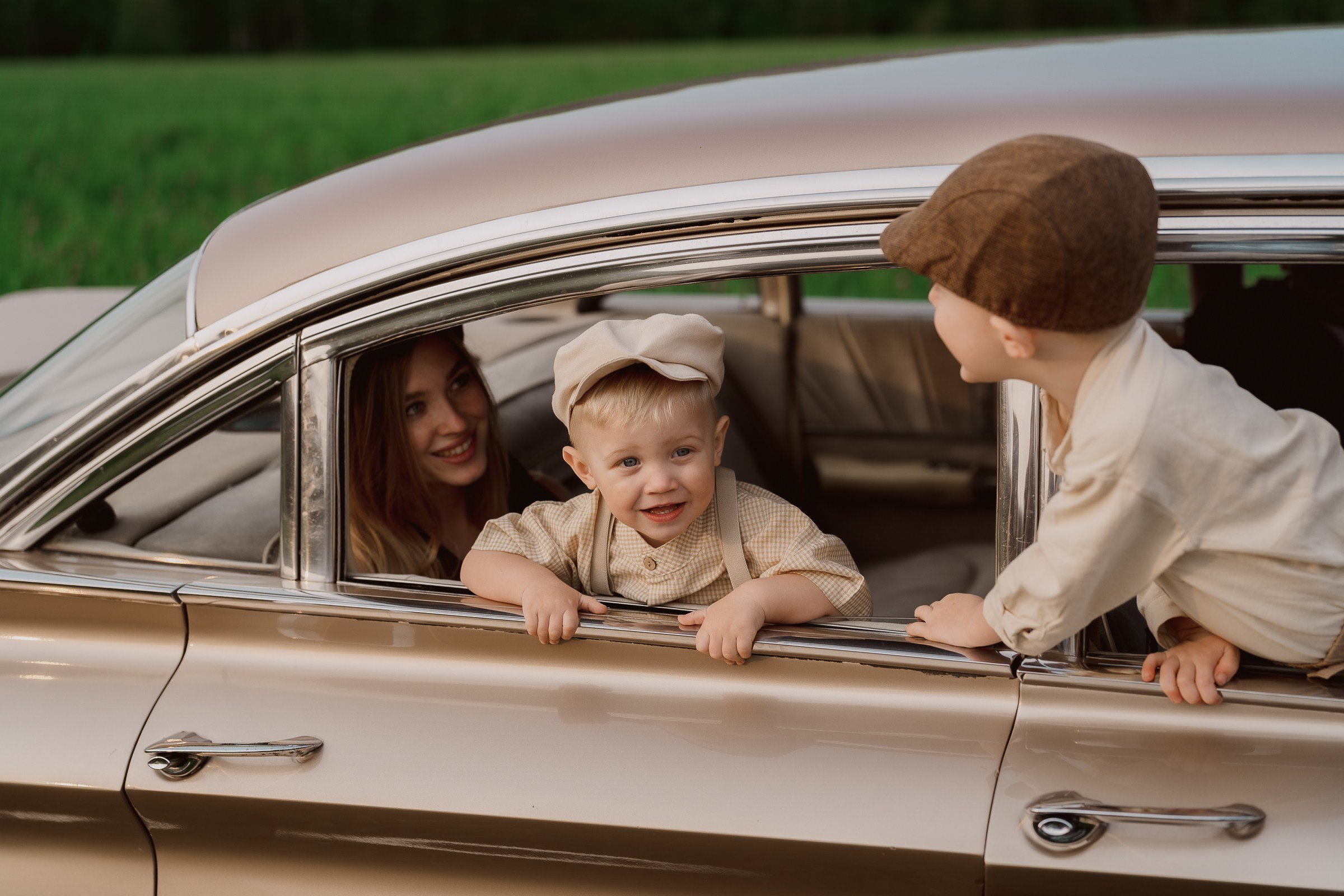 Фотосессия с ретро тачкой. Семейный и детский фотограф в Сергиев Посаде, Хотьково Якимчук Любовь