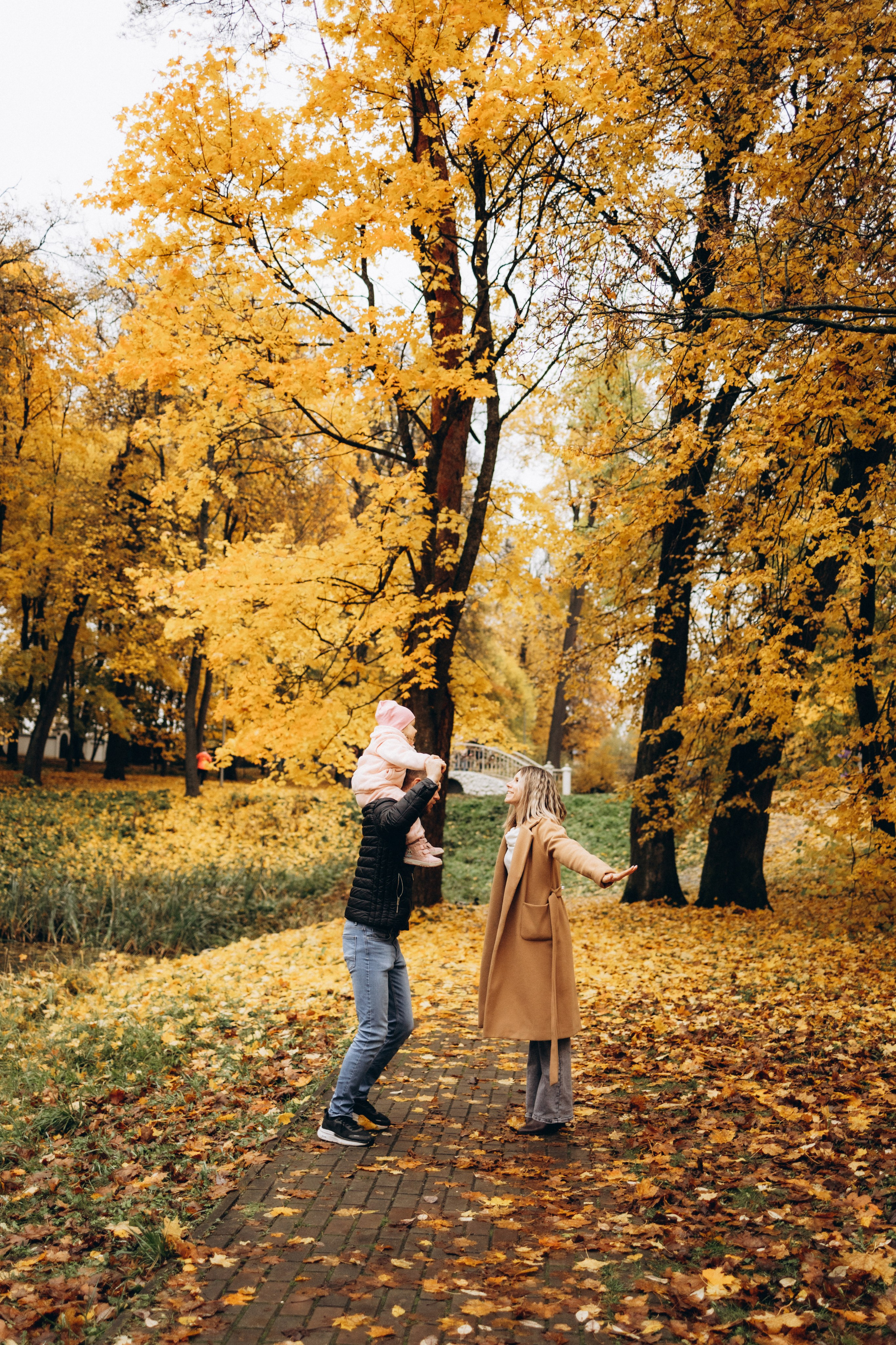 Осенняя семейная фотосъемка (11.10.2025 г.) г. Обнинск (Калужская обл.). Надежда Стар семейный и церковный фотограф в Жукове и Калужской области