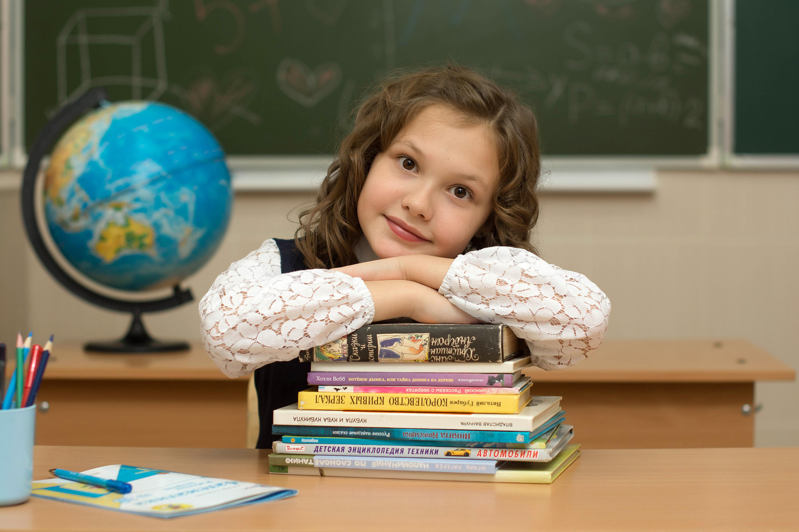 Школа моя любимая парта моя родная.