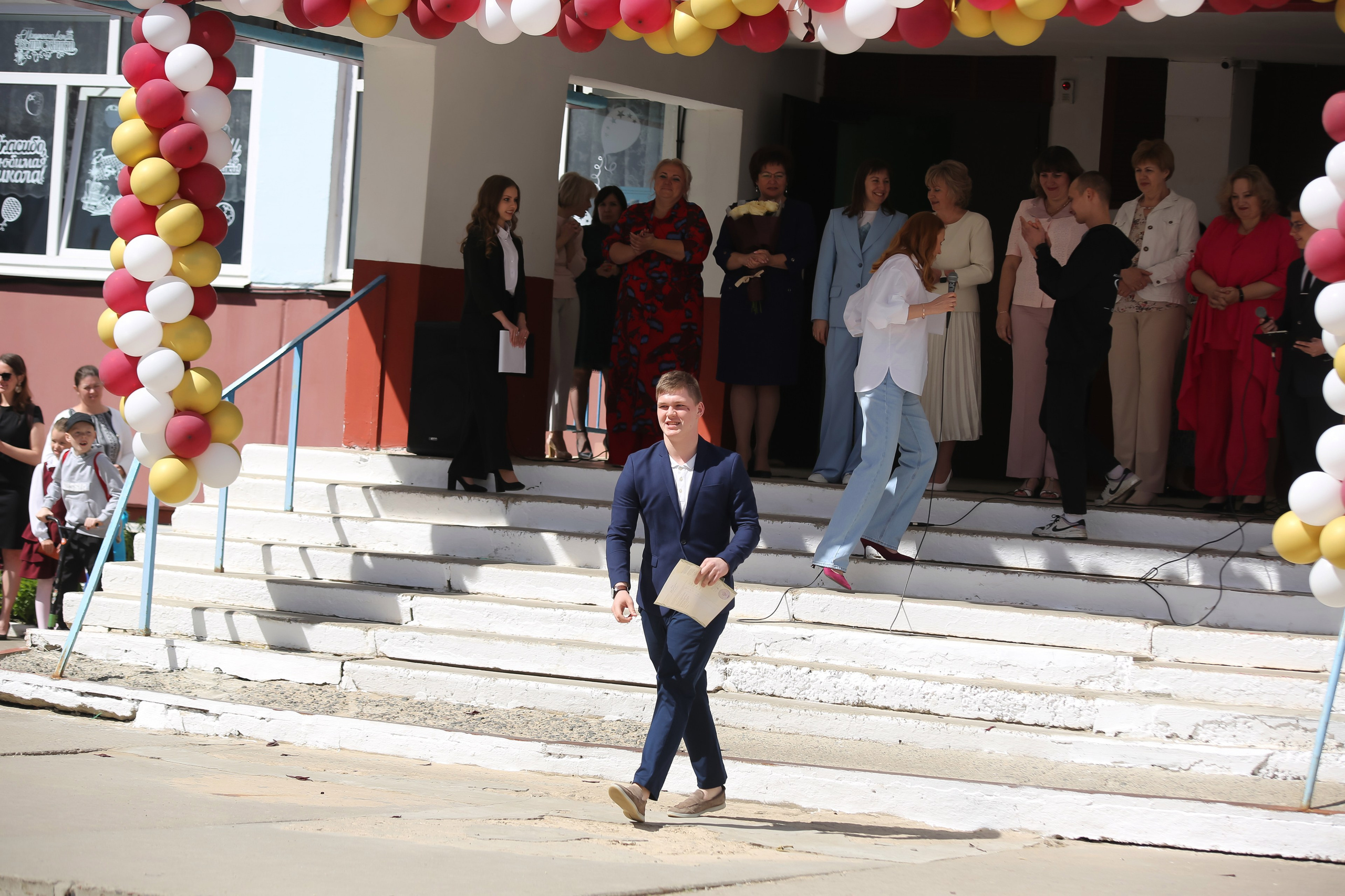 ЛИНЕЙКА «ПОСЛЕДНИЙ ЗВОНОК» 9 ШКОЛА 2024 г МЦЕНСК. ТВОЙ АЛЬБОМ / ТВОИ ПРАВИЛА