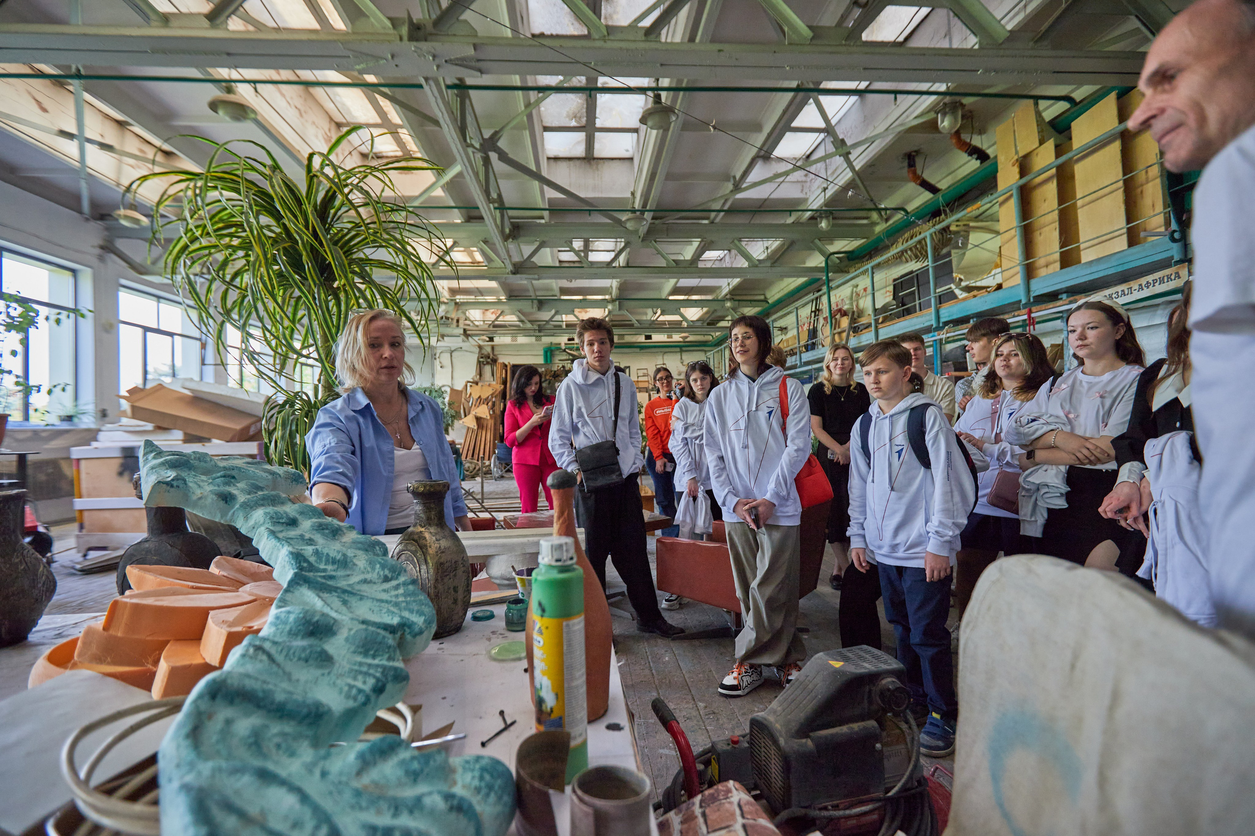 Экскурсия в театре. Фотограф Юлия Маринина