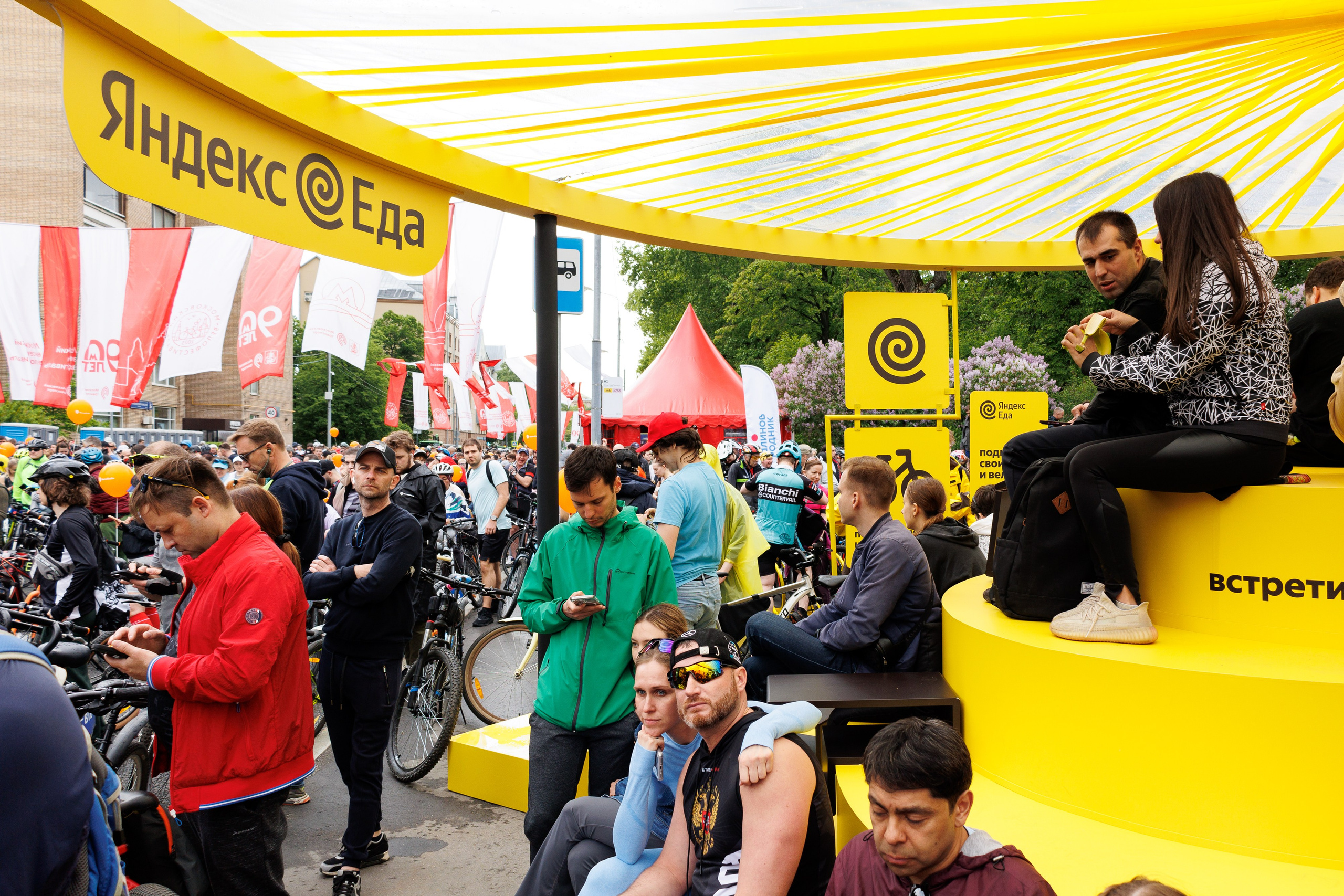 Яндекс Еда на Московском велофестивале. Коммерческий фотограф Ксения Есина
