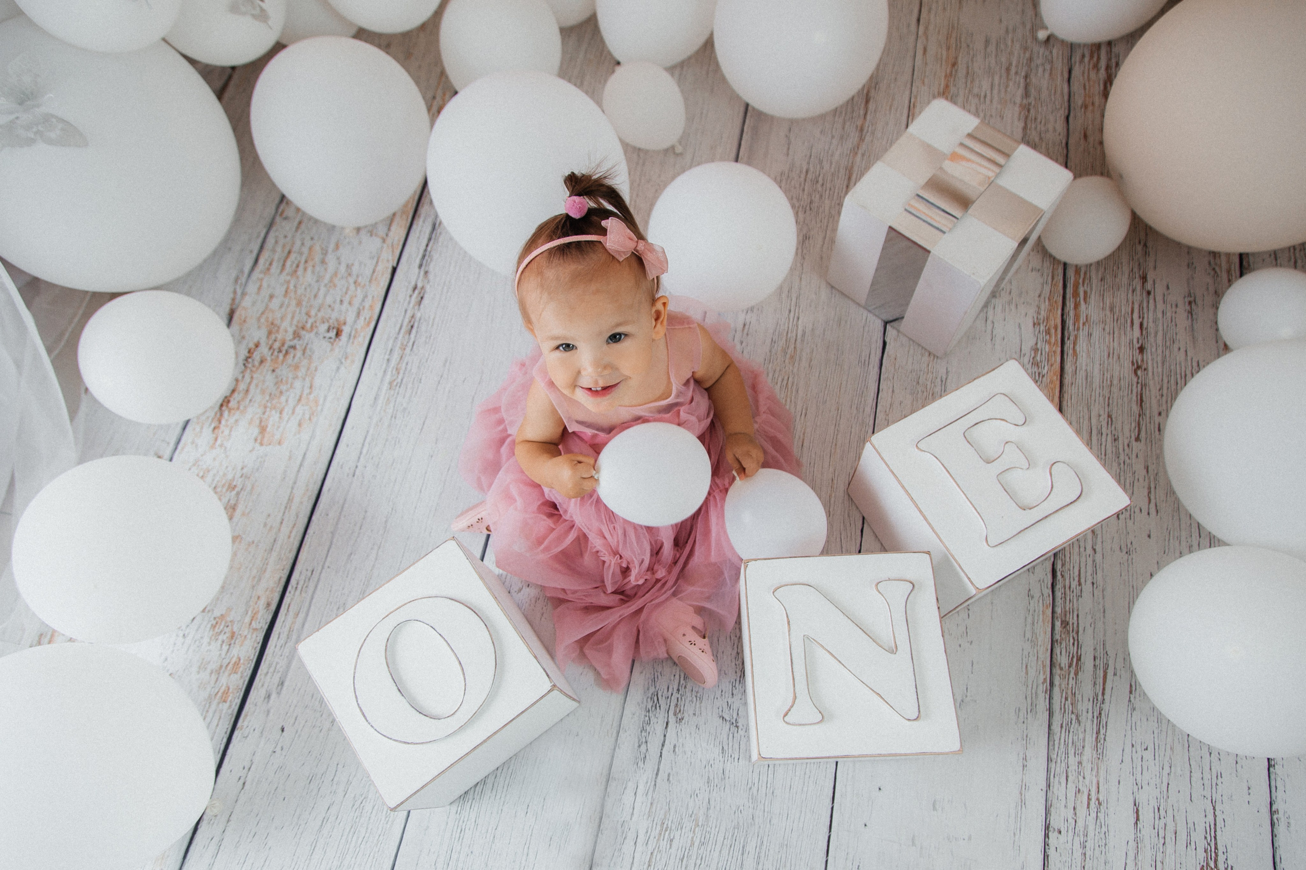 Зоны с шарами. Фотограф новорождённых Екатерина Боброва. Ульяновск