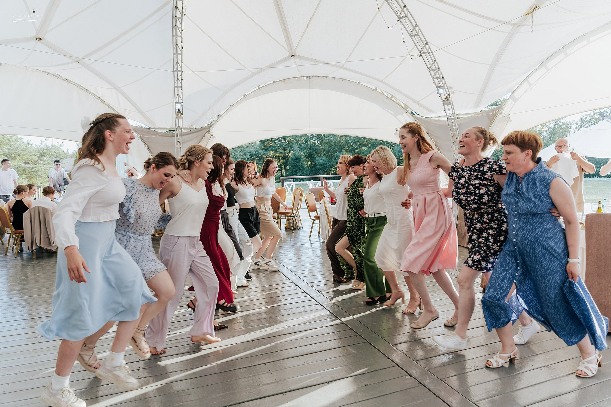 Школьный фотограф в Дубне Талдоме Кимрах. Свадебный фотограф в Дубне Алексей Фонарёв