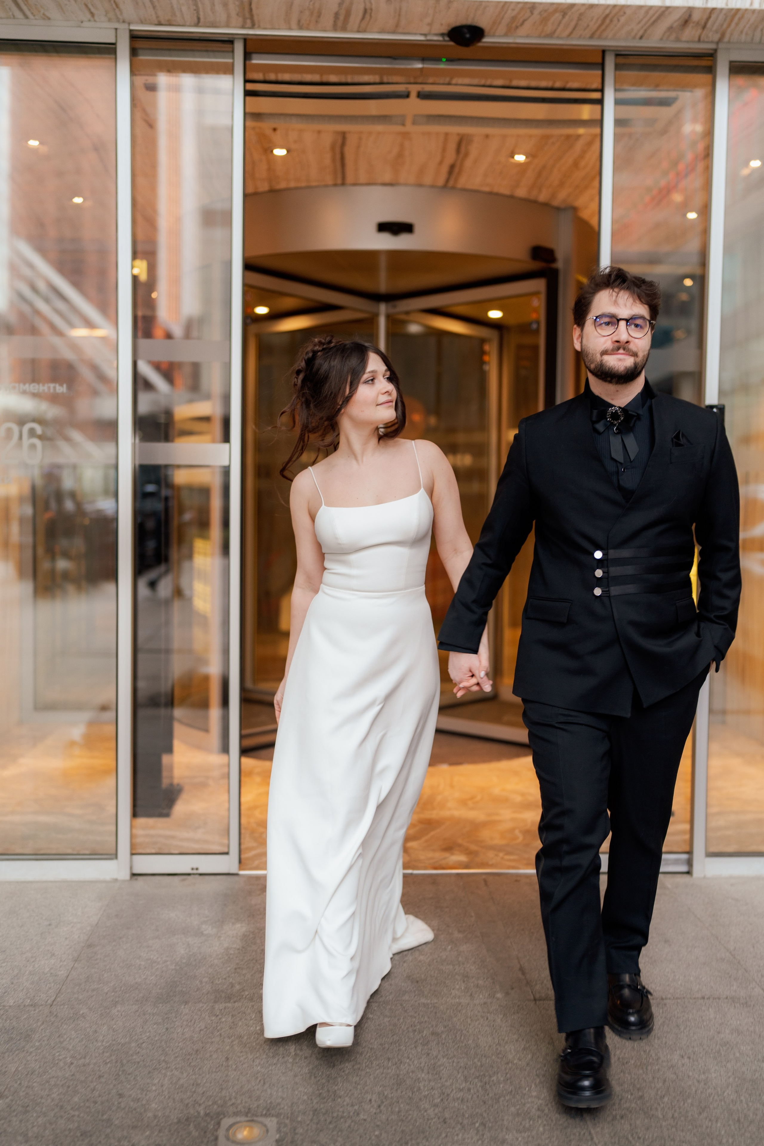 Иван и Виктория. Свадебная прогулка Москва сити. Свадебный фотограф Москва