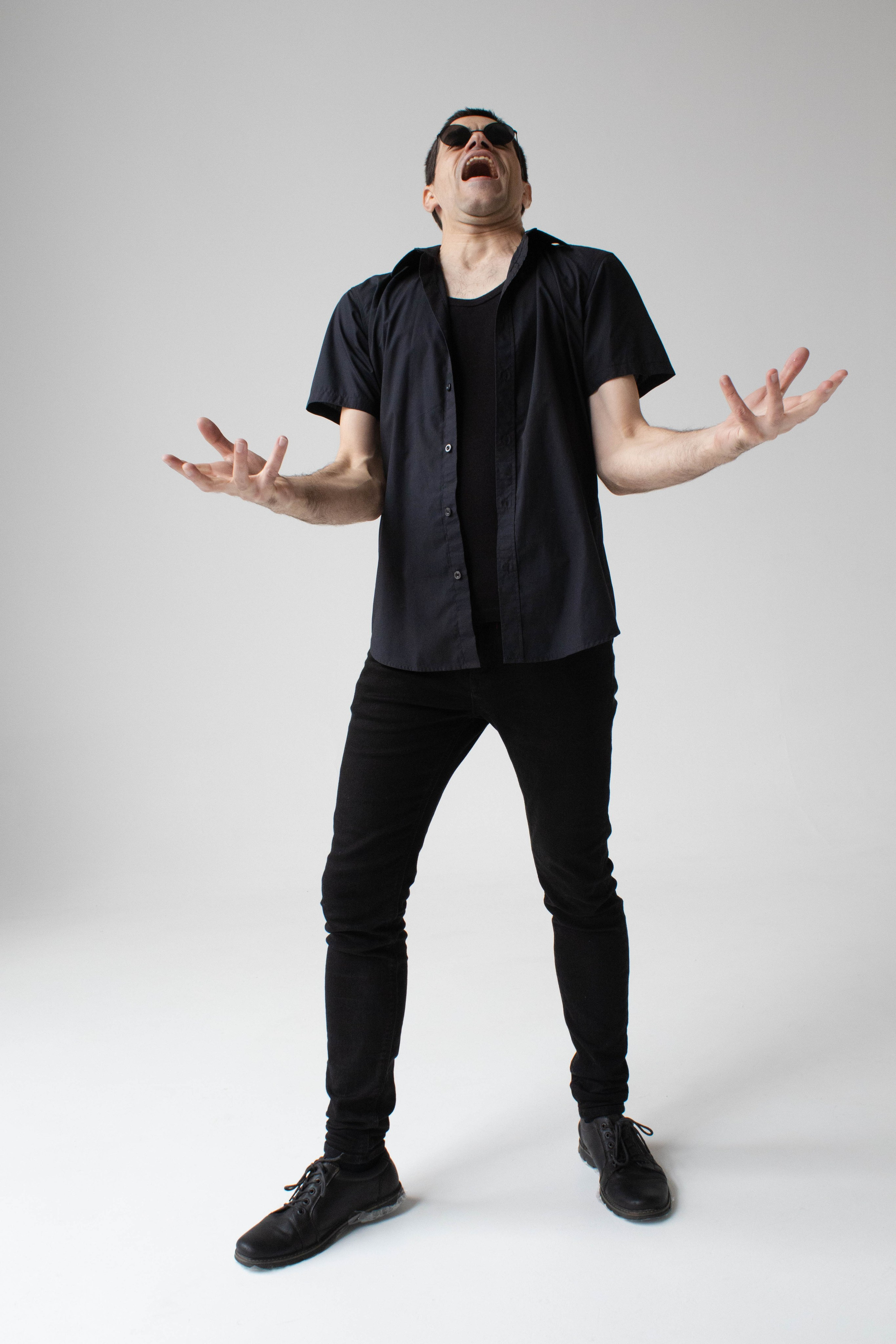 СТУДИЯ. Уличный фотограф Города N