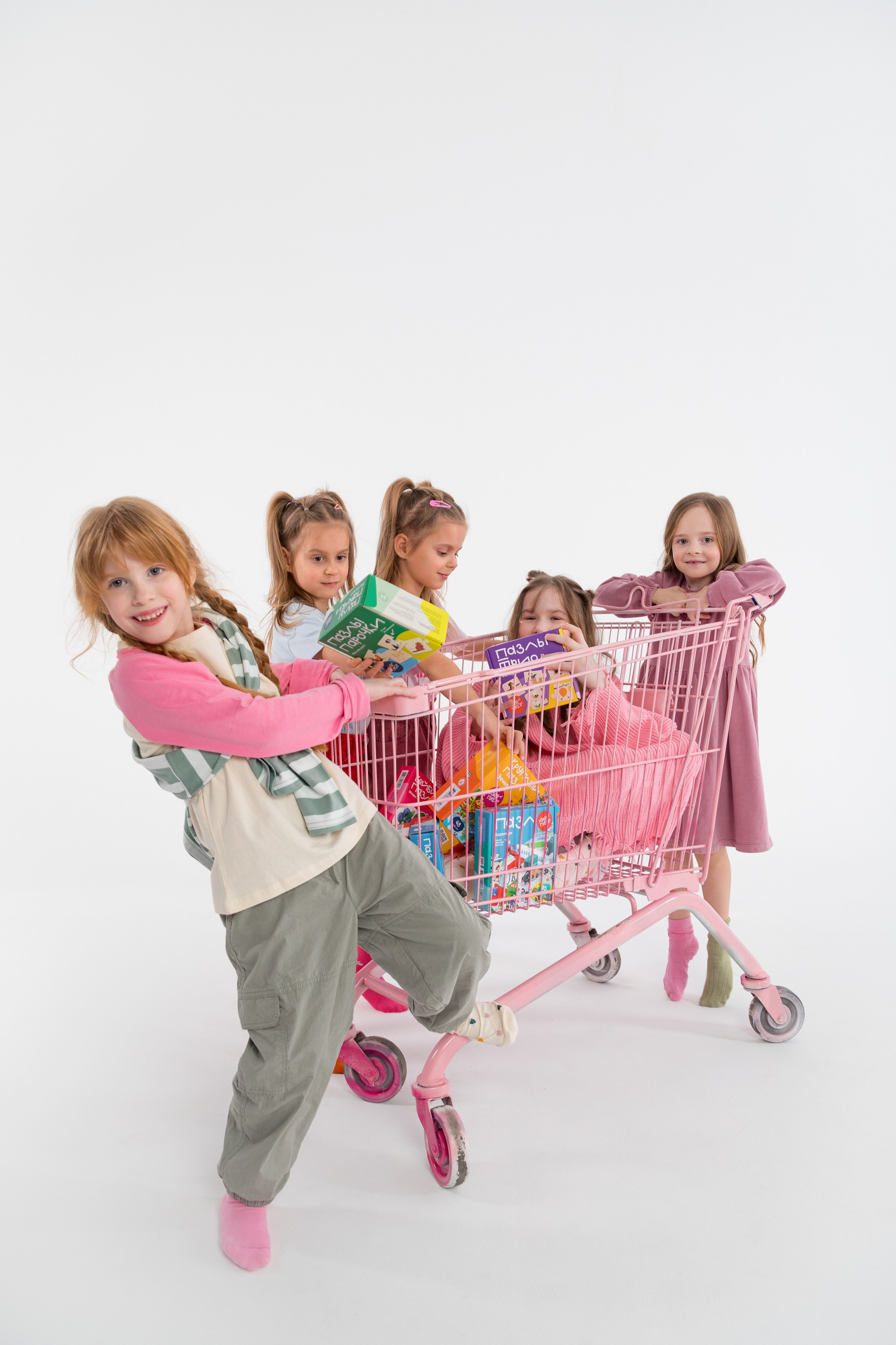 Съемка в циклораме для Харди Гарди. Детский и контент фотограф Надя Волкова Санкт-Петербург