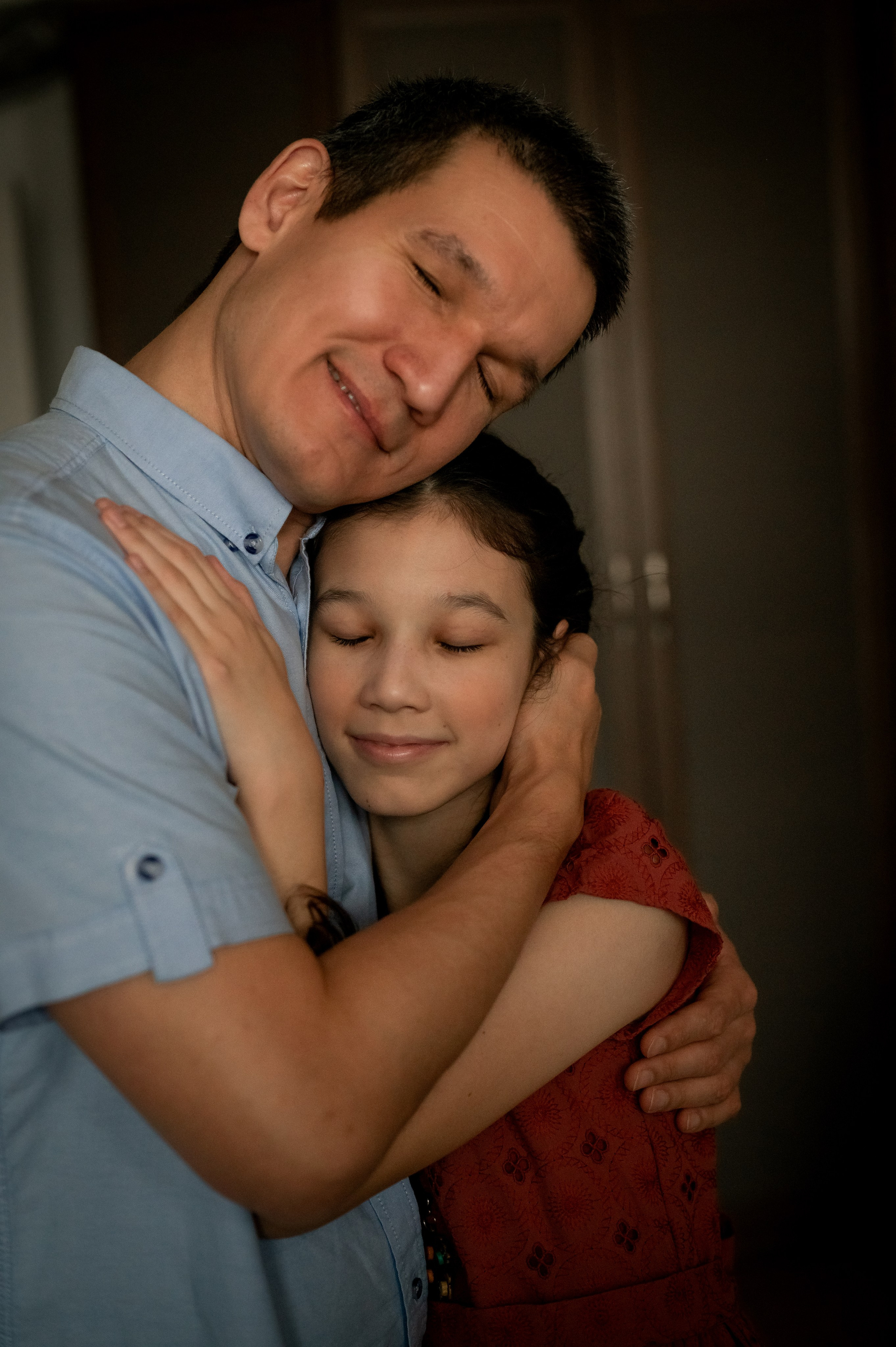 Родители с новорожденным малышом. Фотограф новорождённых, семейный, школьный в городе Калуге Евгения