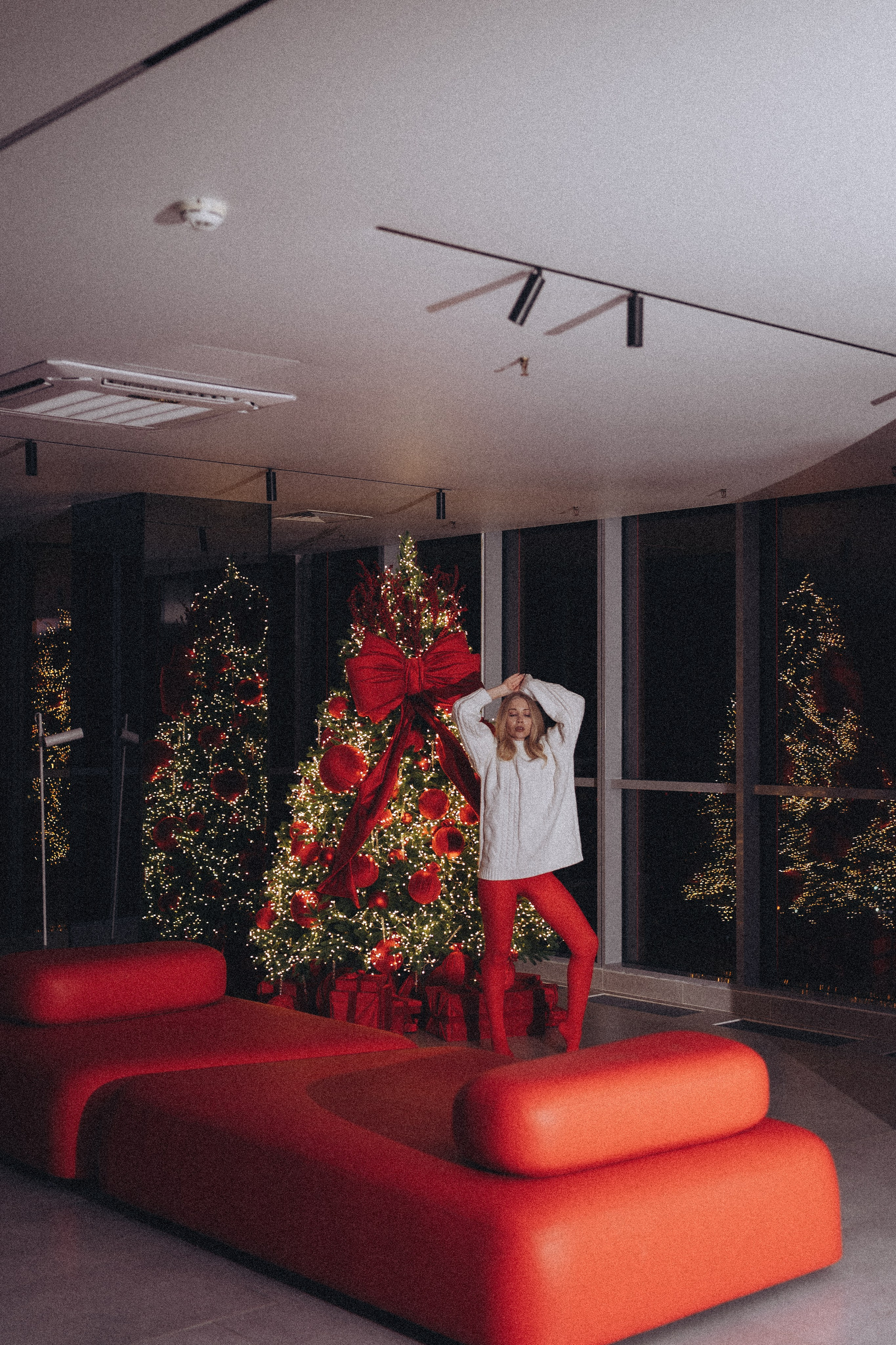 ФОТОСЕССИЯ К НОВОМУ ГОДУ В СТУДИИ С ЕЛОЧКОЙ КРАСИВЫЙ ОБРАЗ. Профессиональный фотограф, Санкт-Петербург — Виктория Богомолова