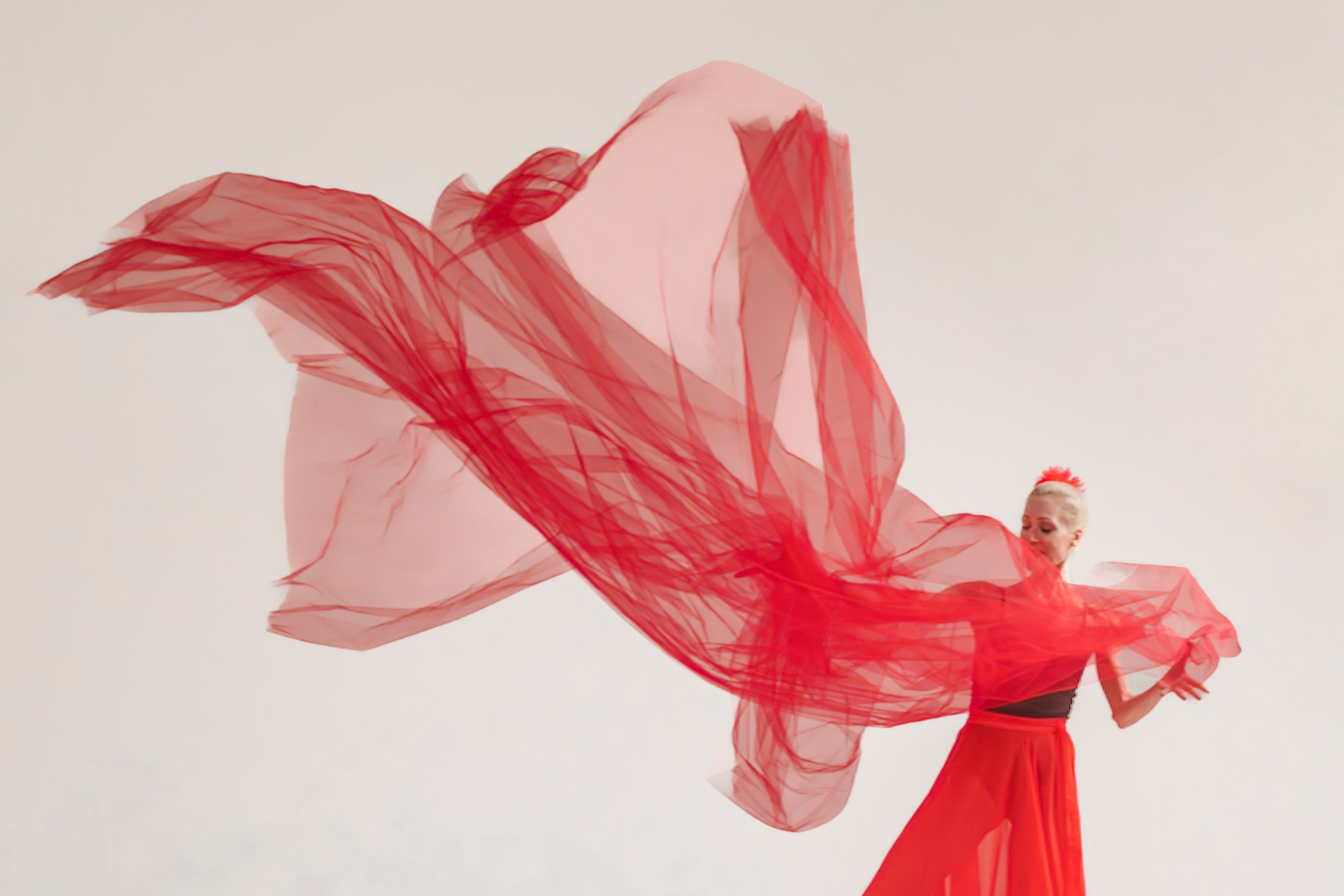 Dynamic shots with flying fabrics of a photo shoot in a studio in Yekaterinburg