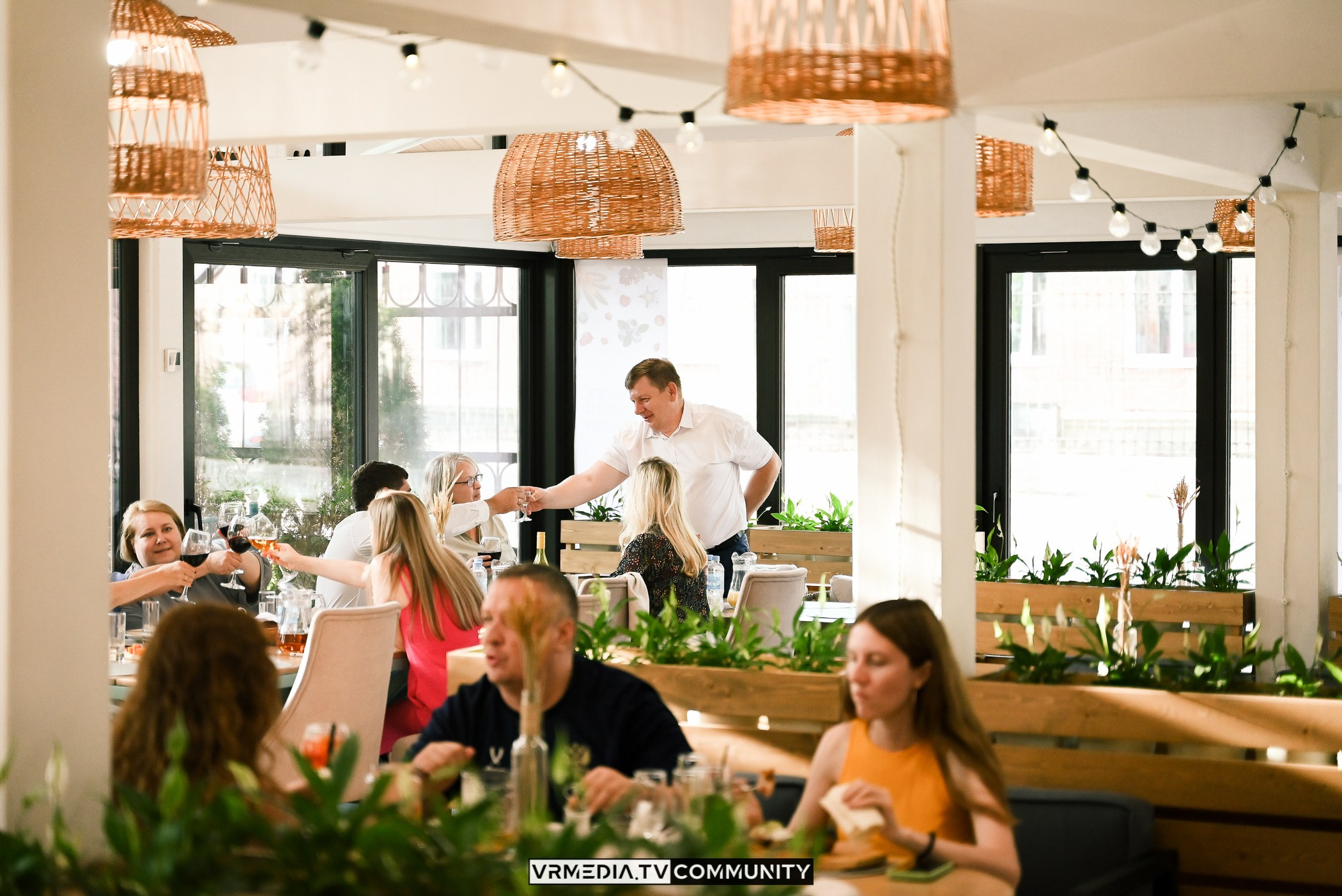 Ресторан «Volna»: Вечер на летней веранде «Хочу на дачу»