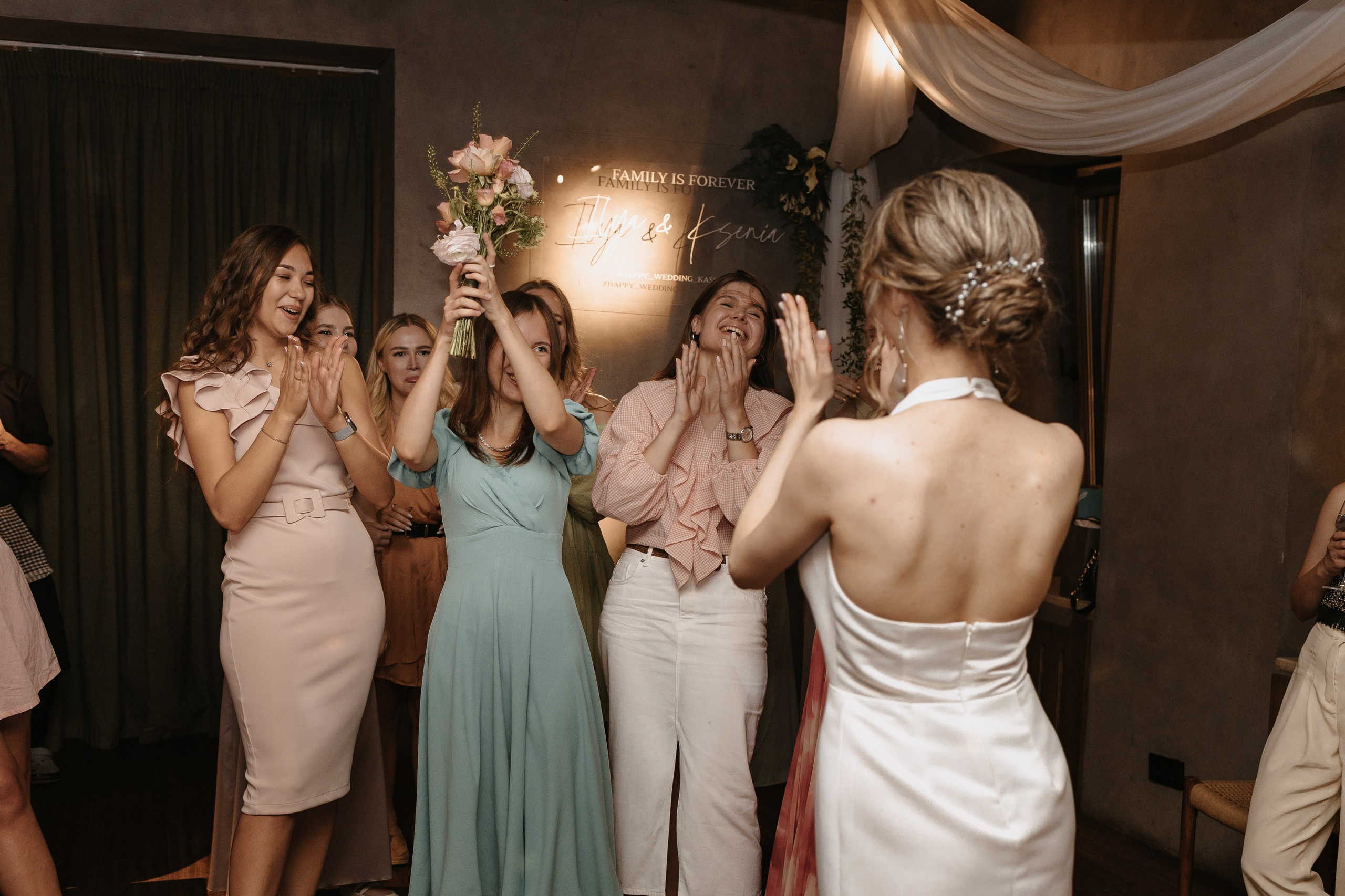 Илья и Ксюша (2024). Свадебный и семейный фотограф в Москве Яна Шувалова