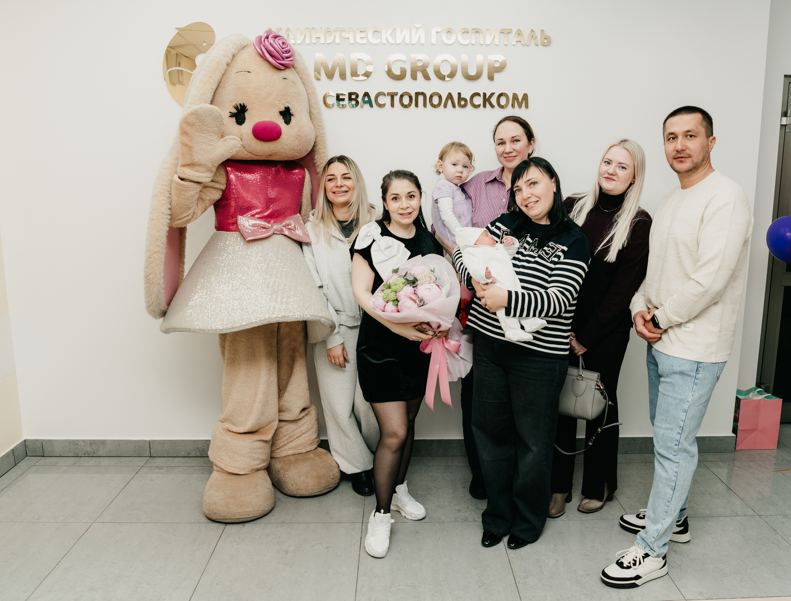 Выписка Евы. Мать и дитя на Севастопольском. Фотограф на выписку из роддома в Москве и МО