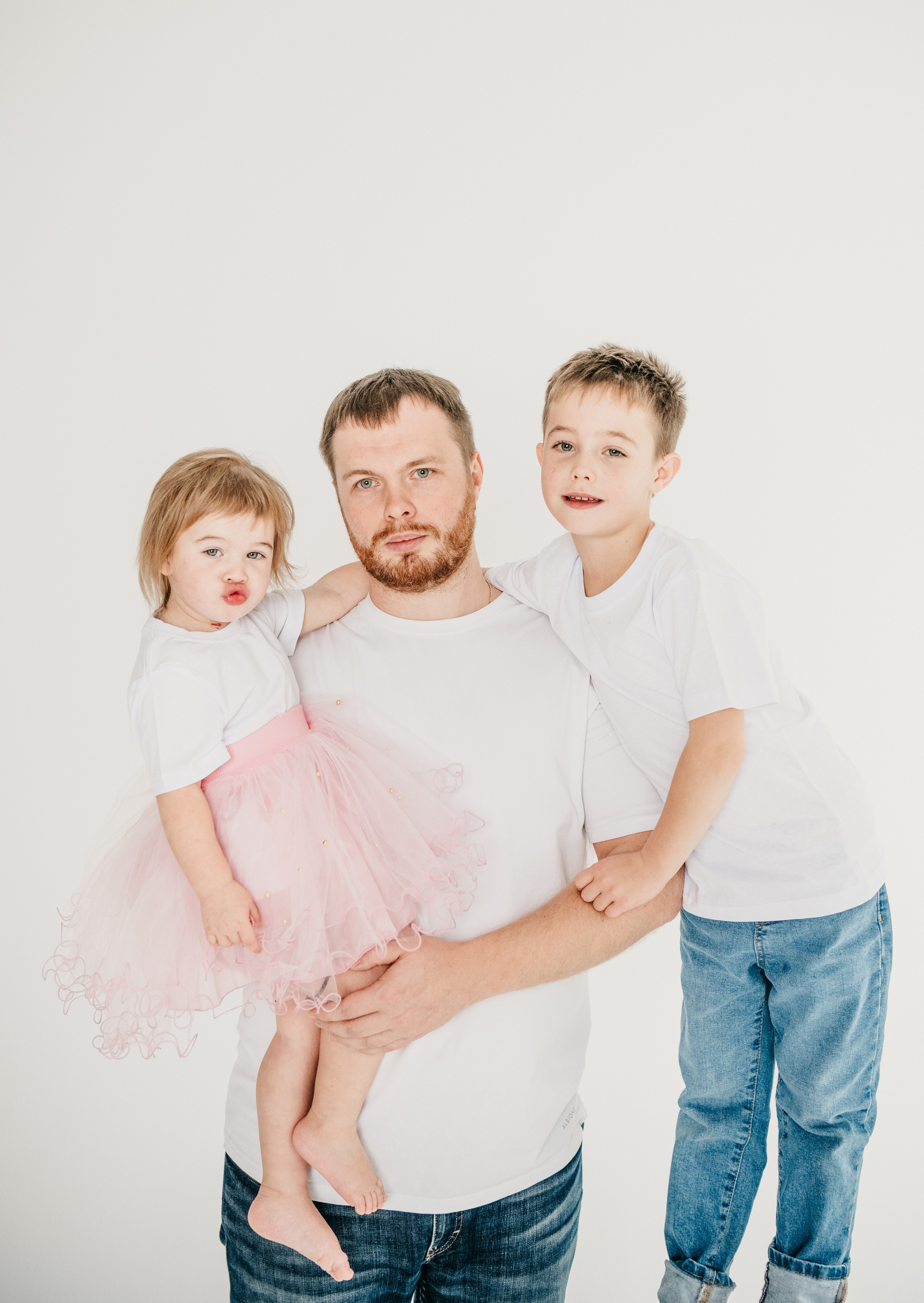 Есения с семьей. Фотограф на выписку из роддома в Москве и МО