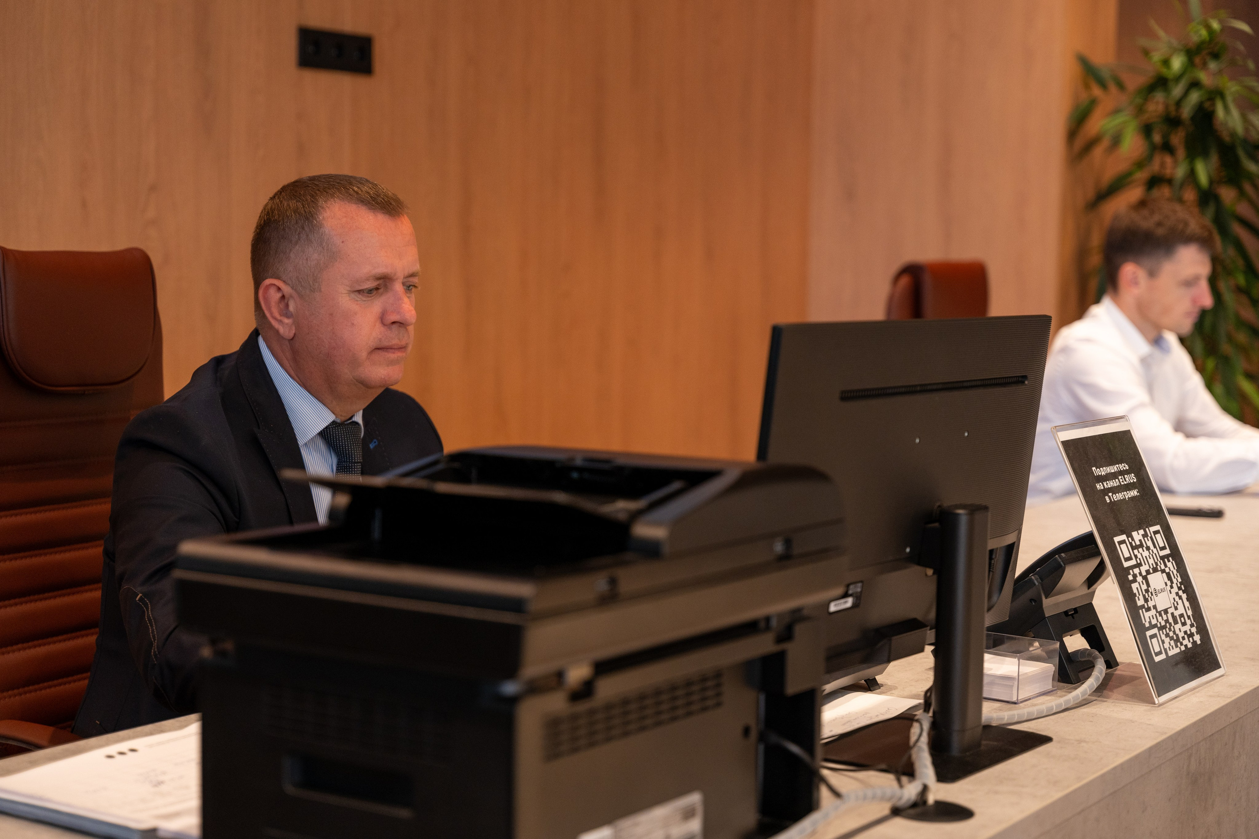 Интерьерная фотосъемка автосалона Elrus в Краснодаре. Zeekr, LiXiang Профессиональная фотосъемка интерьера премиум-автосалона в Краснодаре. Шедевры для Вас! Фотограф и Видеограф в Краснодаре Пахиев Руслан