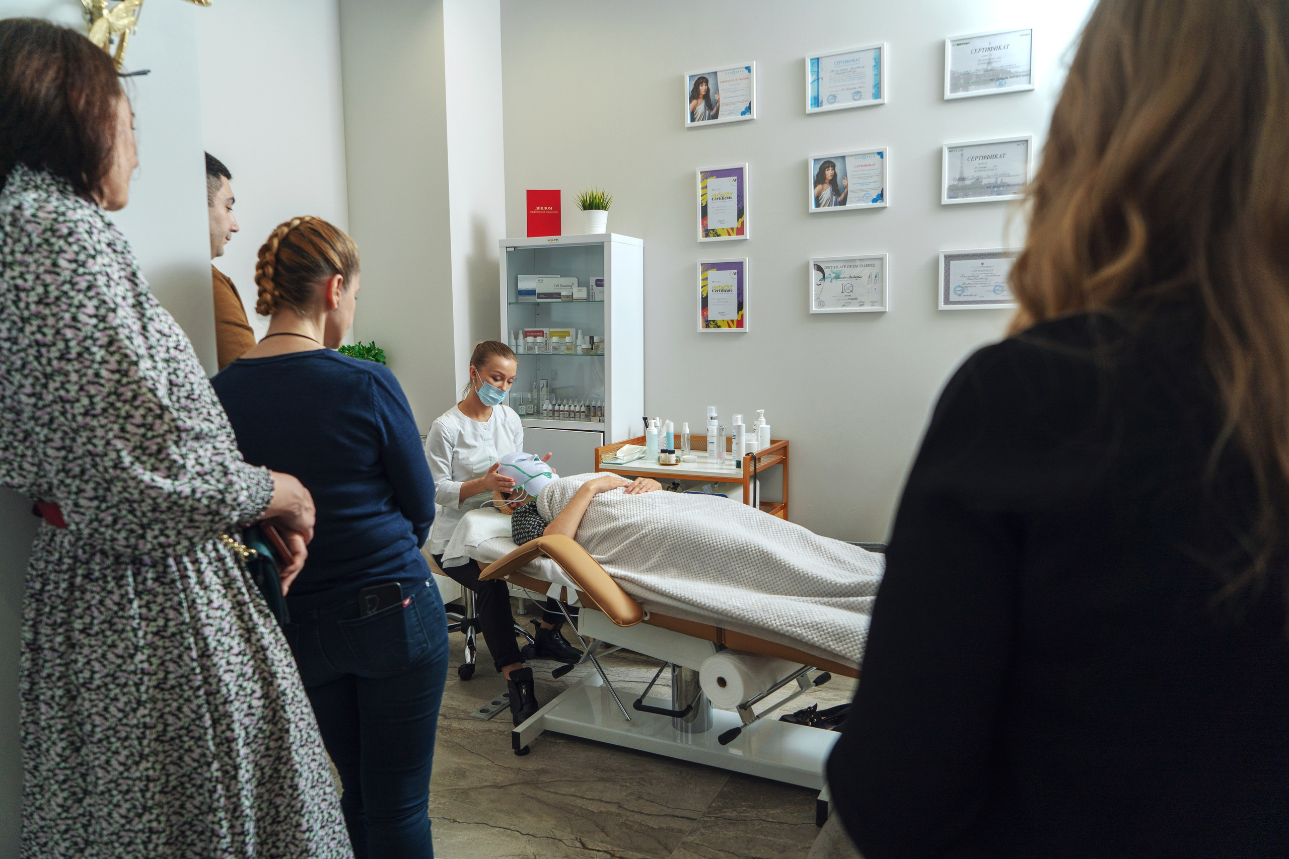 Открытие салона «Золотая буржуАзия»