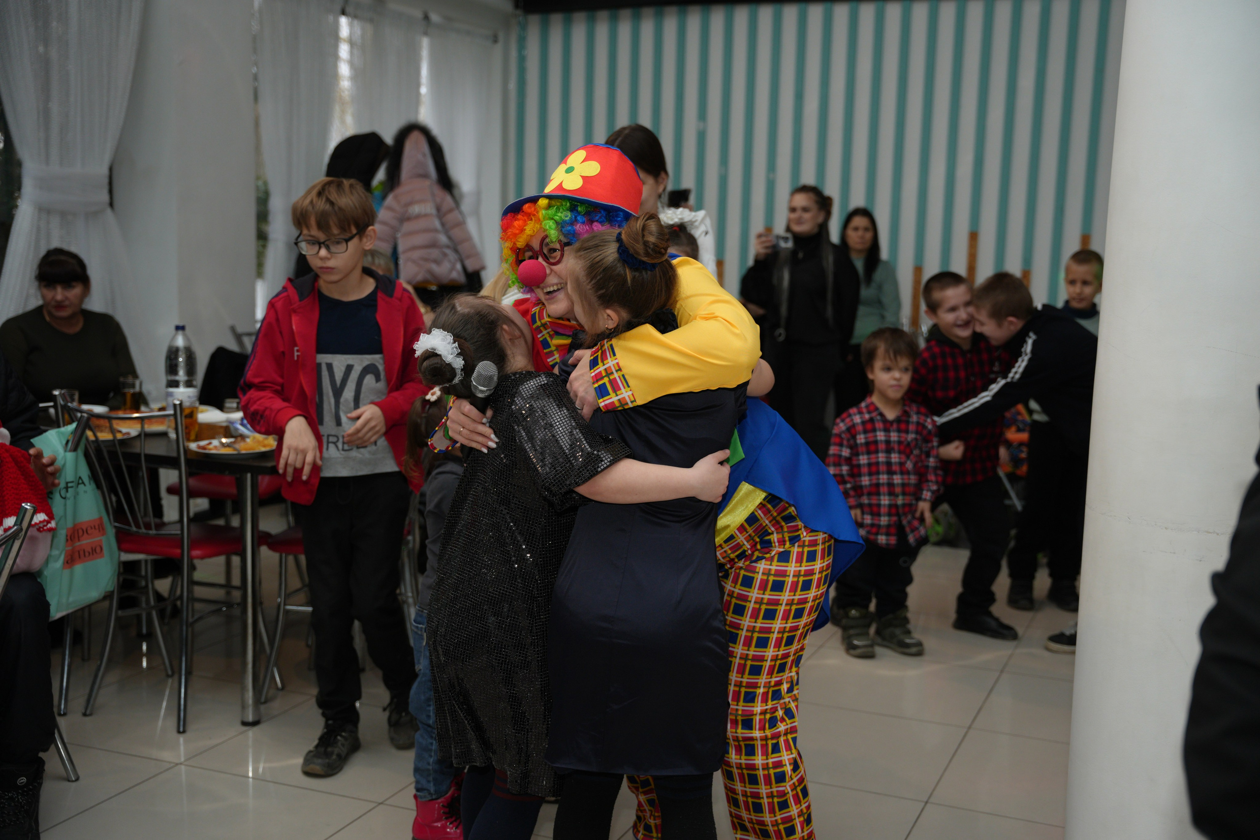 Социально —благотворительная акция «Ты в этом мире не один», посвященная Международному дню инвалидов. ВЫПУСКНЫЕ АЛЬБОМЫ, Школьный фотограф, семейный и свадебный в Саратове и области Ольга Плаксина