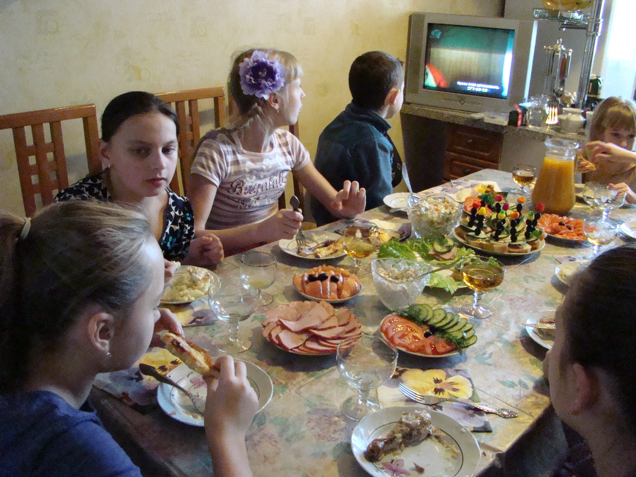 Катя ДР 12 лет Дома + Спортекс 04.12.2011. Семейный, Свадебный фотограф СПБ Питер— Романова Екатерина