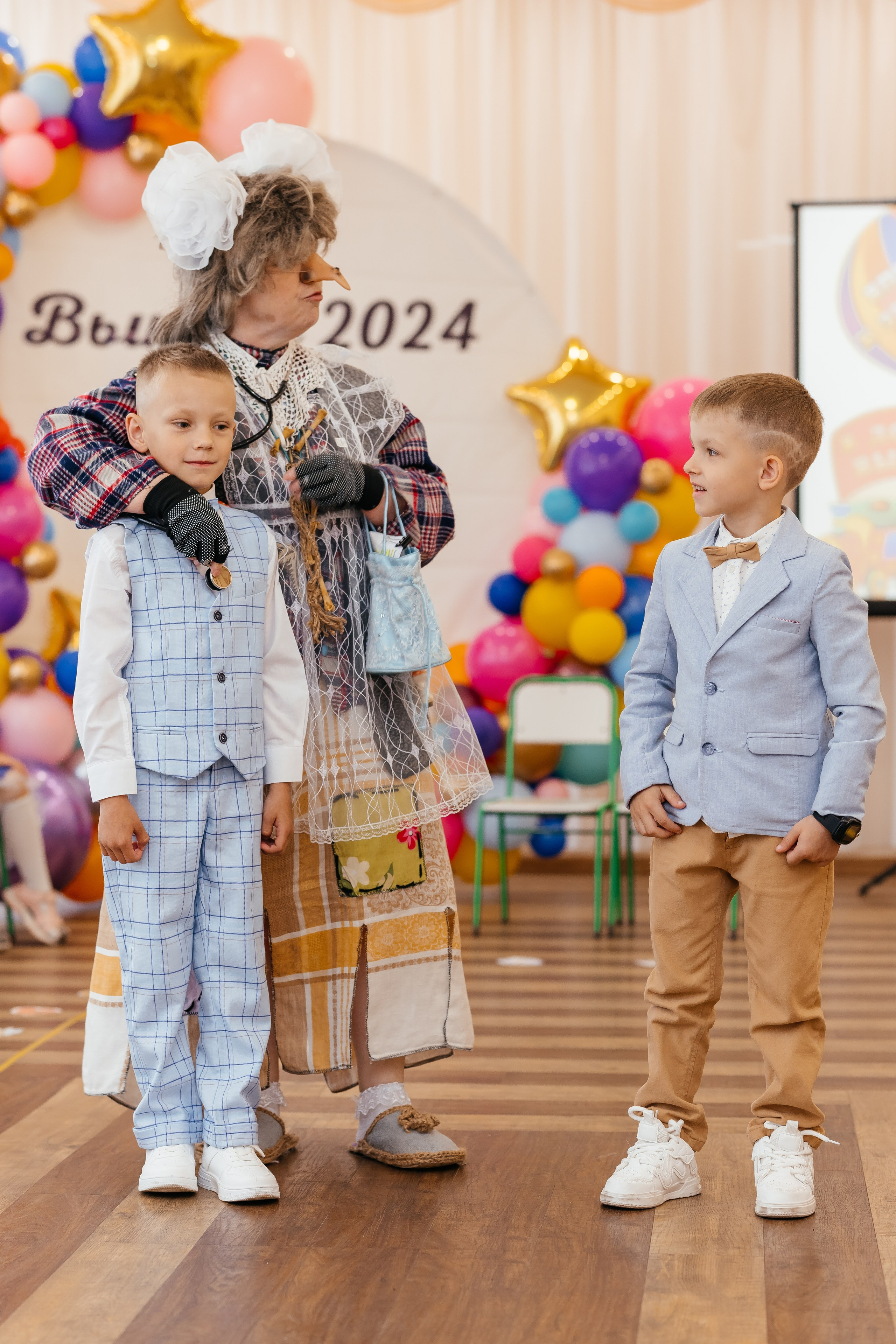 Детский сад (Выпускные и т. д.). Фотограф Облучье