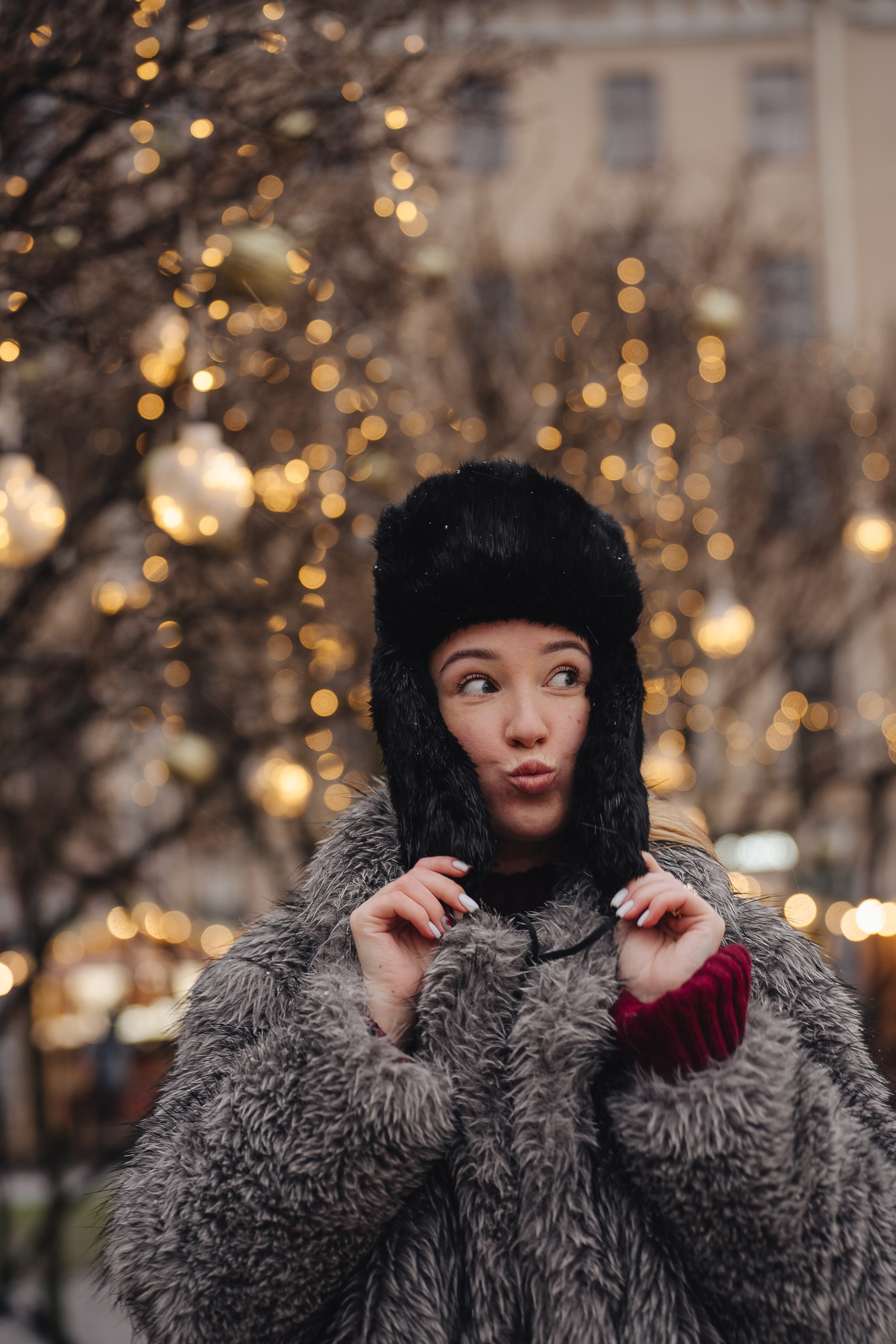 ПРОГУЛКА НА МАНЕЖНОЙ ПЛОЩАДИ ДЛЯ ДЕВУШКИ ПЕРЕД НОВЫМ ГОДОМ (НОВОГОДНЯЯ ФОТОСЕССИИЯ НА МАНЕЖНОЙ ПЛОЩАДИ). Профессиональный фотограф, Санкт-Петербург — Виктория Богомолова